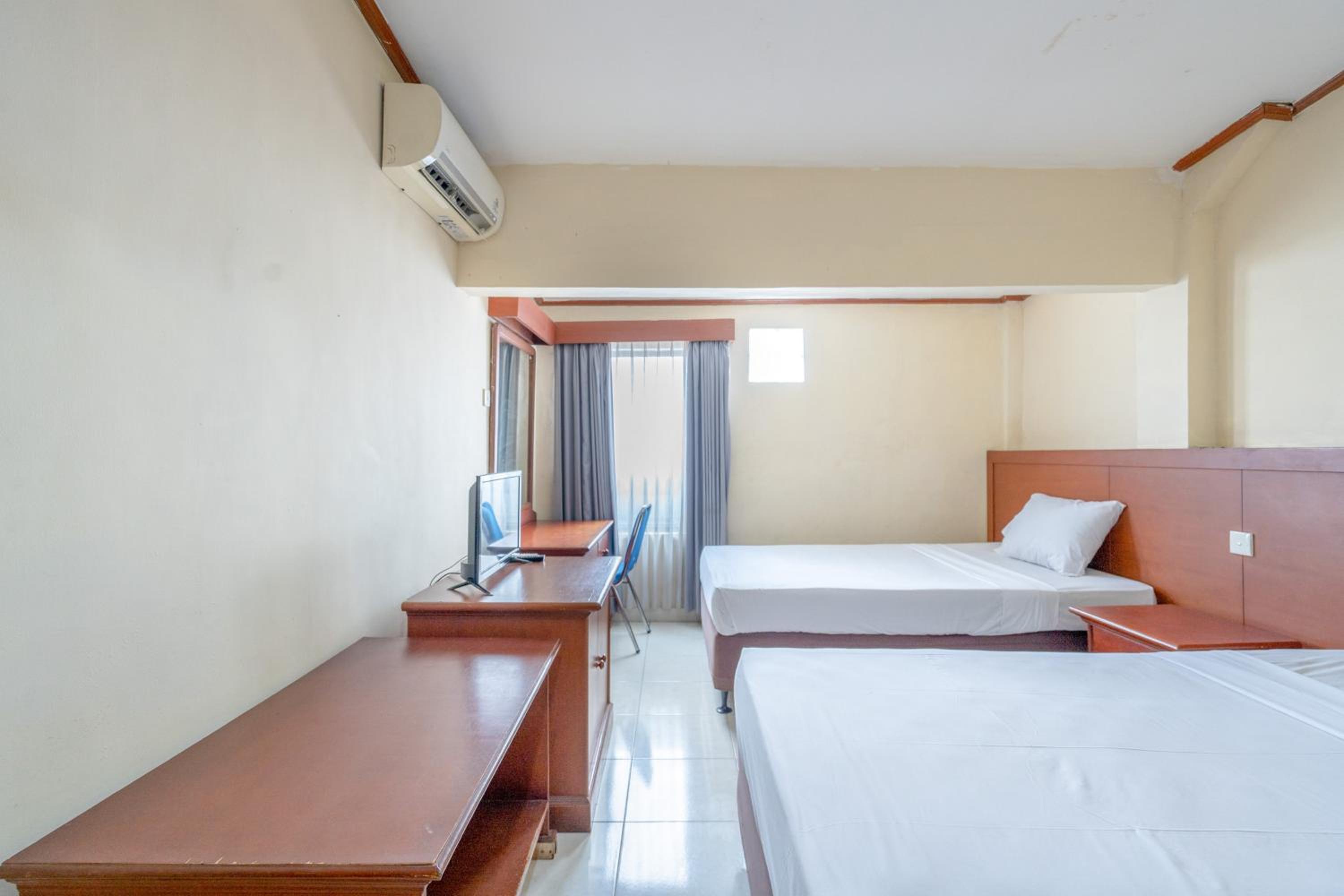 RedDoorz Plus at Mahajaya Hotel Denpasar