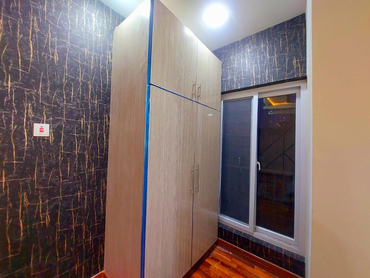 One Bed Luxury Apartments IRENIC II view 3