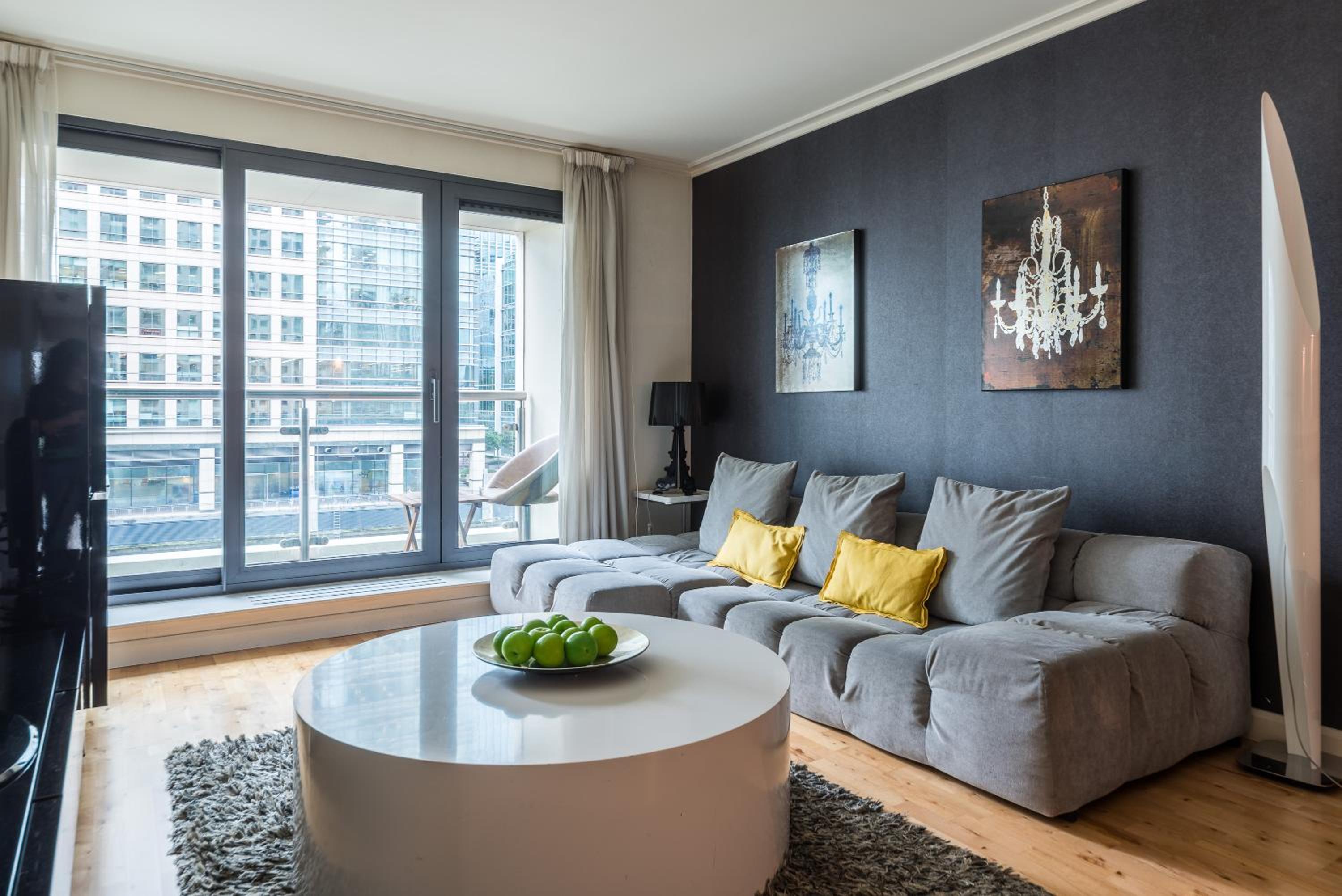 City Waterfront Apartments