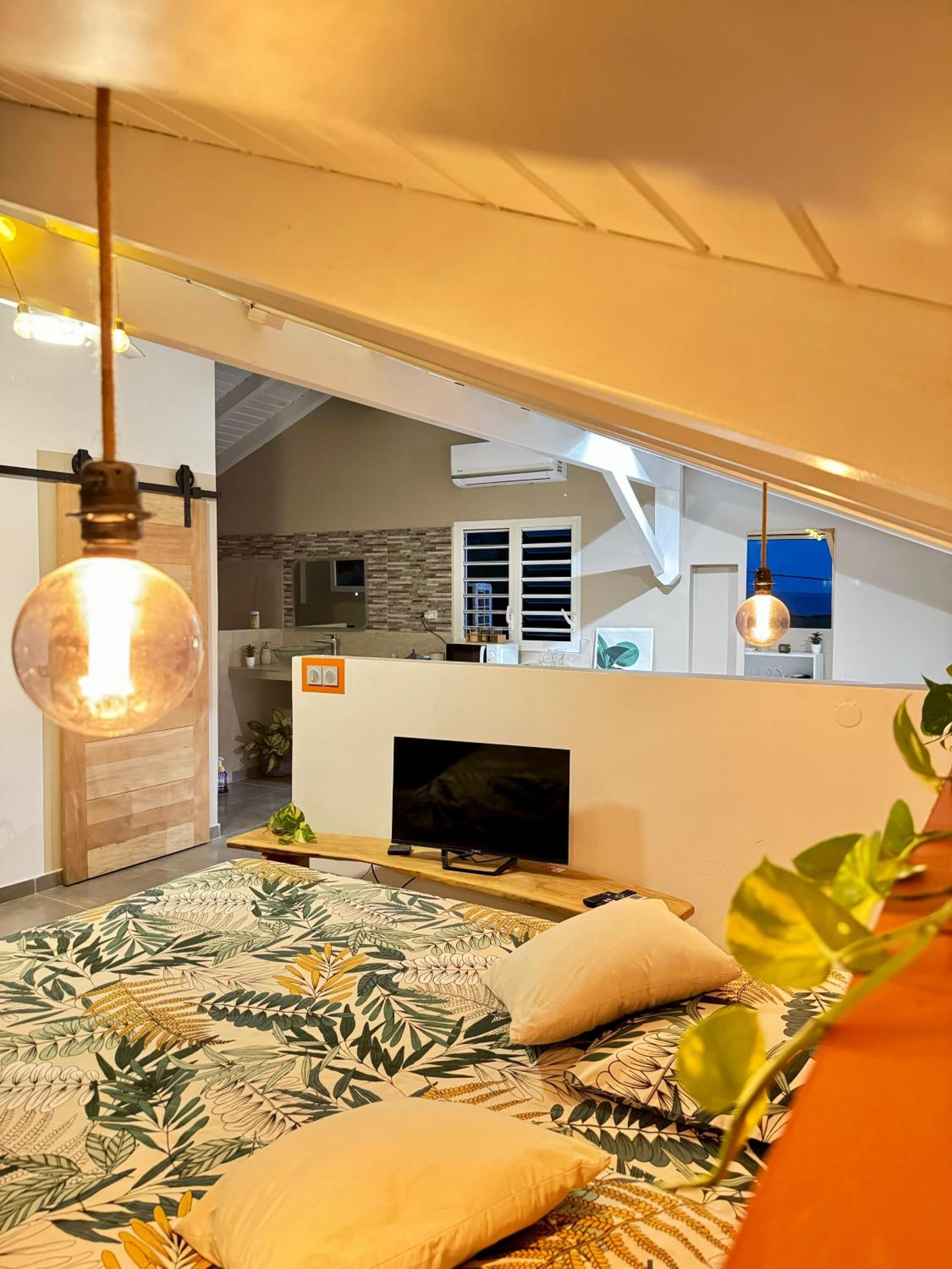 Chambre avec vue sur mer et coin cuisine view 3