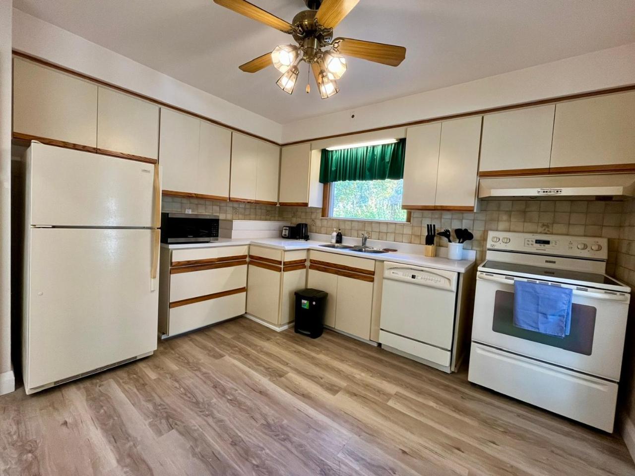 Private and convenient room in a newly renovated house in Toronto