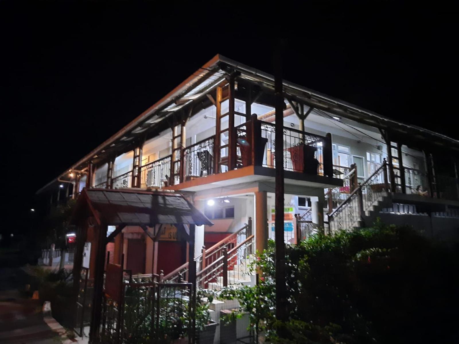 Coastal lodge