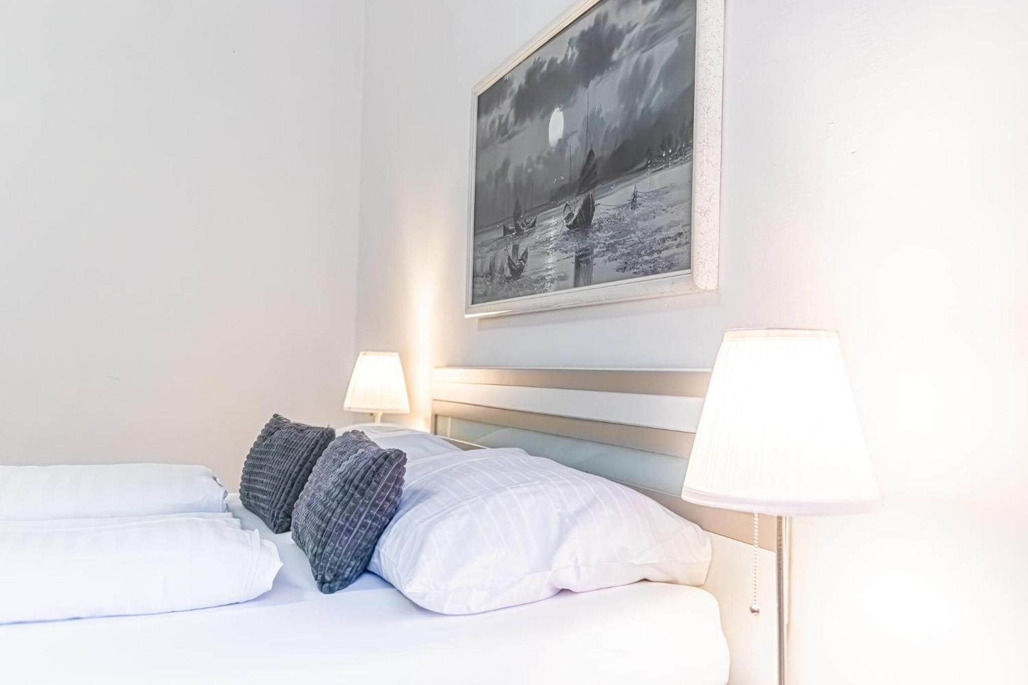 Simple 3BR Apartment Near Wiener Stadthalle