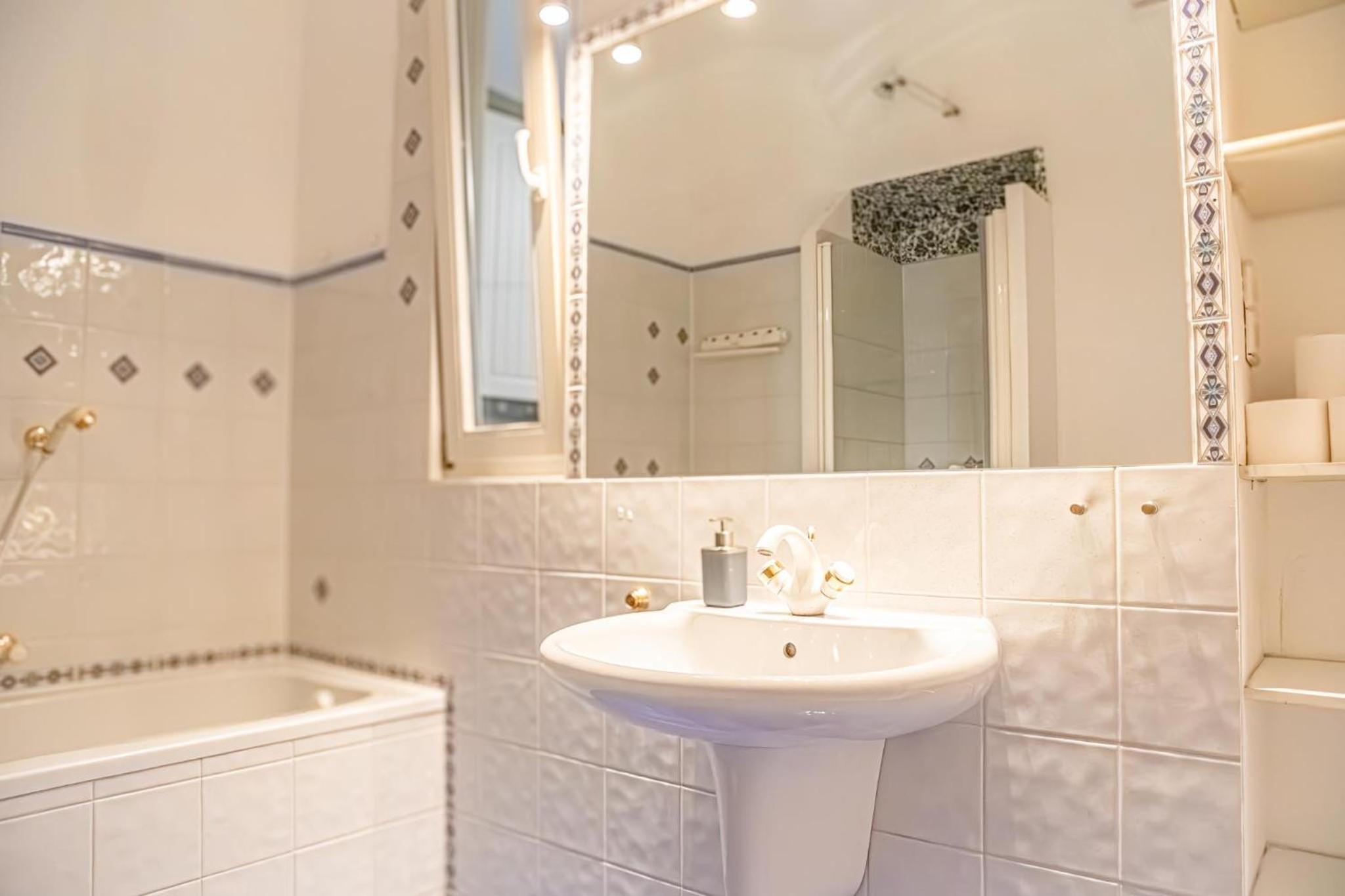 Simple 3BR Apartment Near Wiener Stadthalle