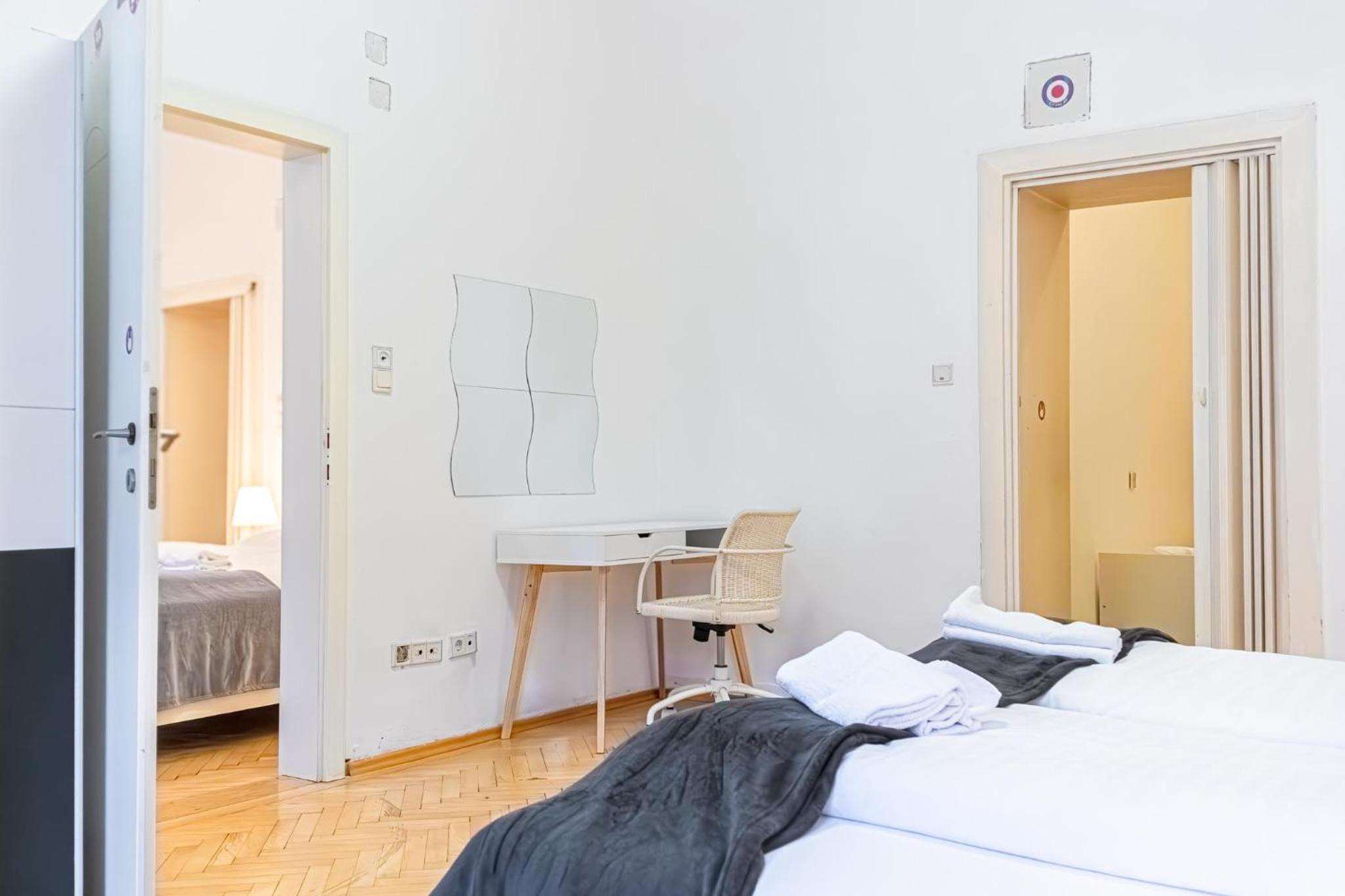 Simple 3BR Apartment Near Wiener Stadthalle