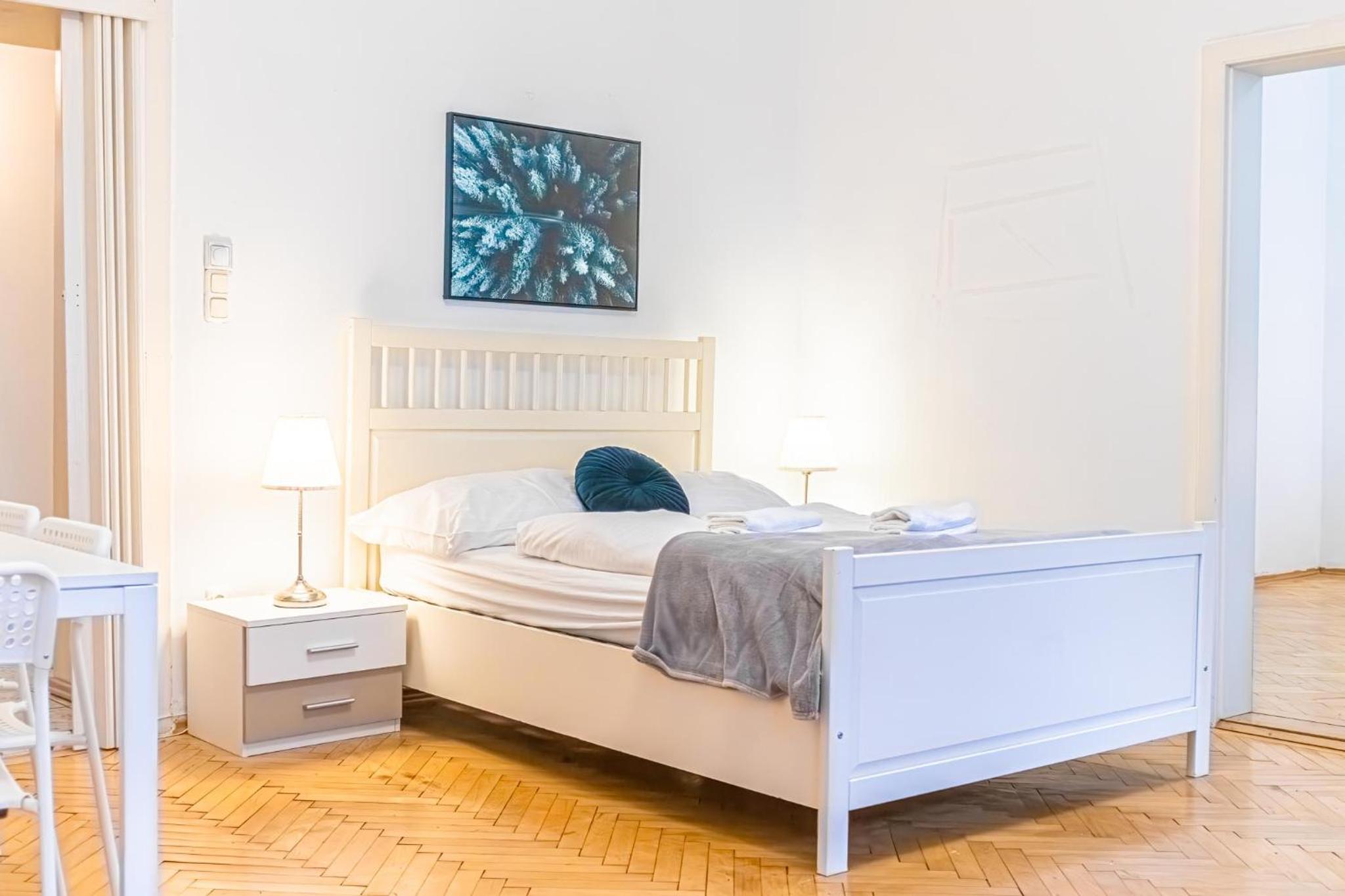 Simple 3BR Apartment Near Wiener Stadthalle