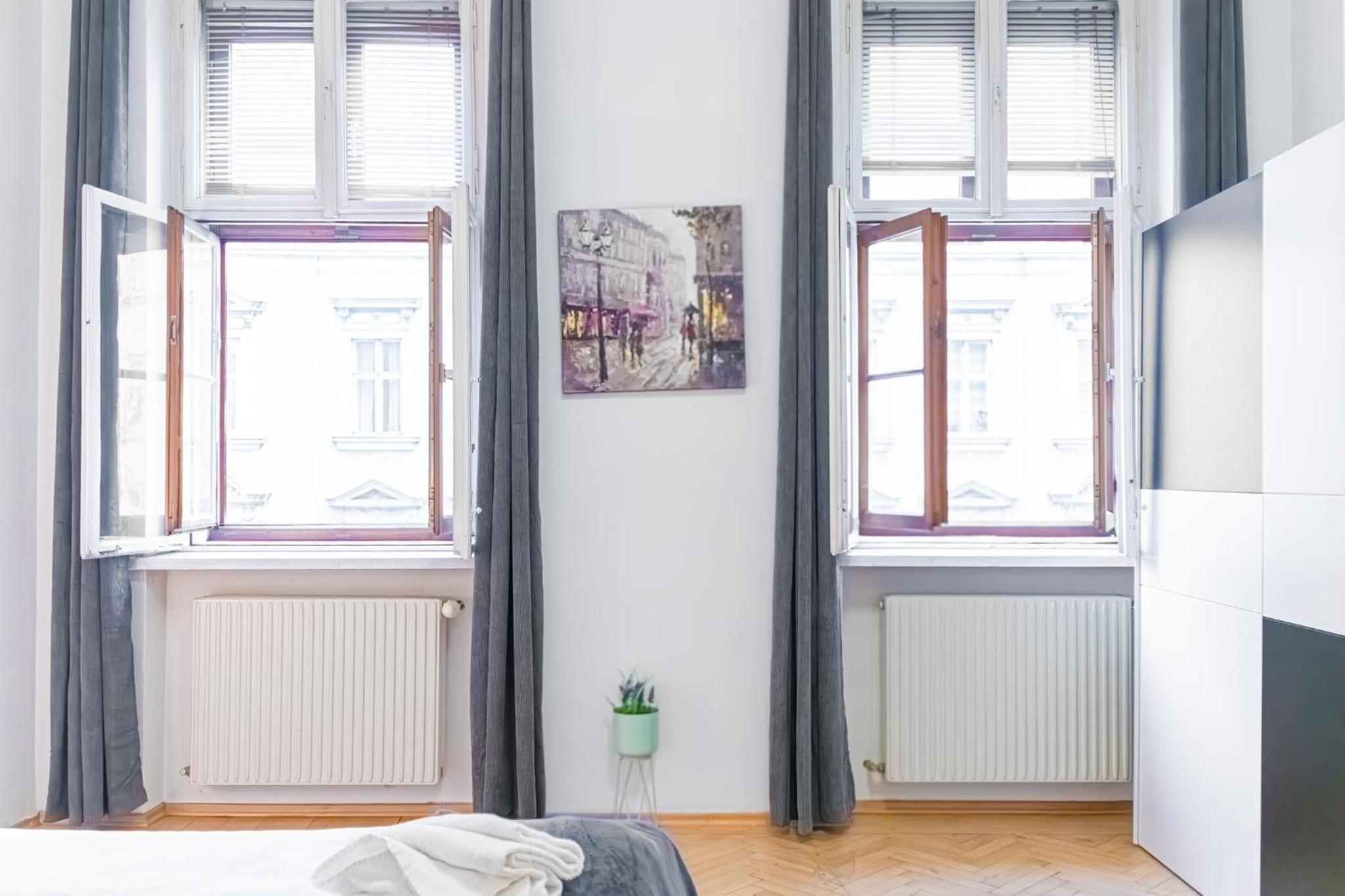 Simple 3BR Apartment Near Wiener Stadthalle
