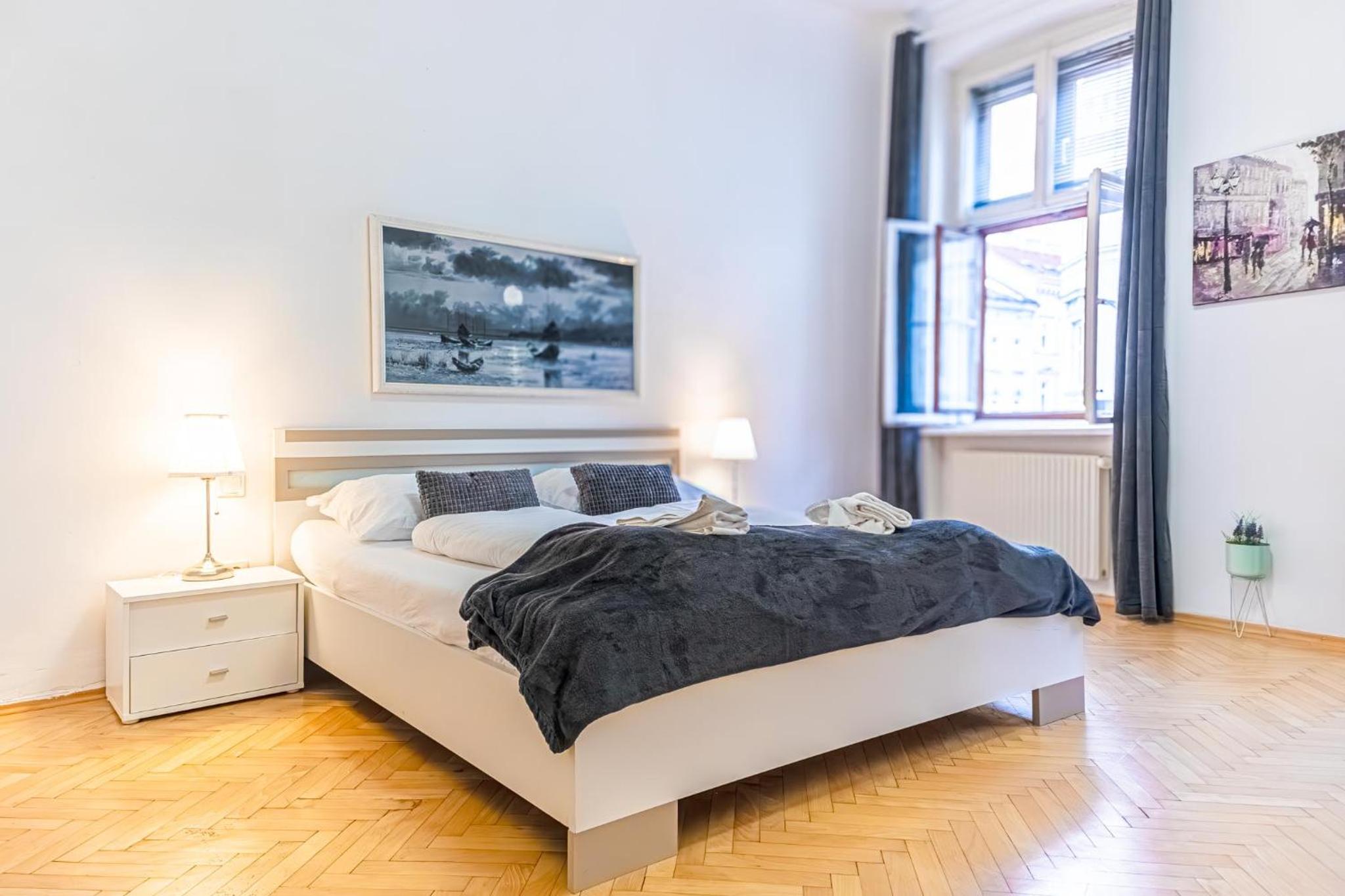 Simple 3BR Apartment Near Wiener Stadthalle