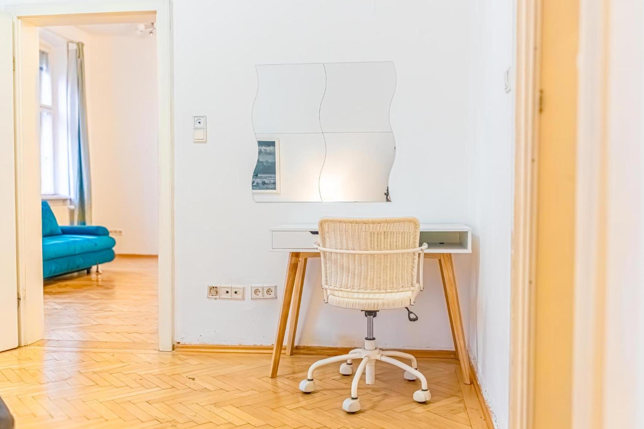 Simple 3BR Apartment Near Wiener Stadthalle