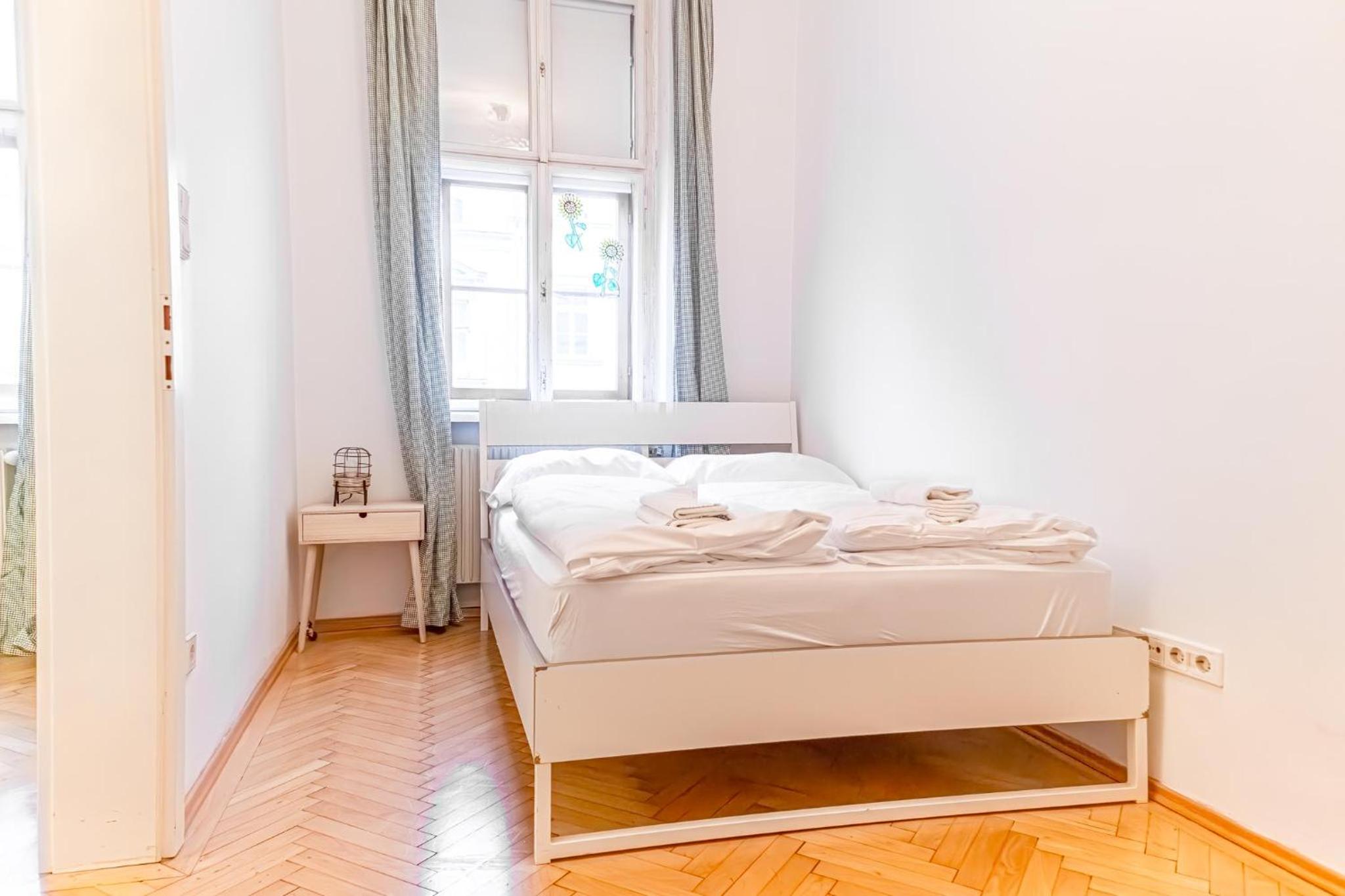 Simple 3BR Apartment Near Wiener Stadthalle