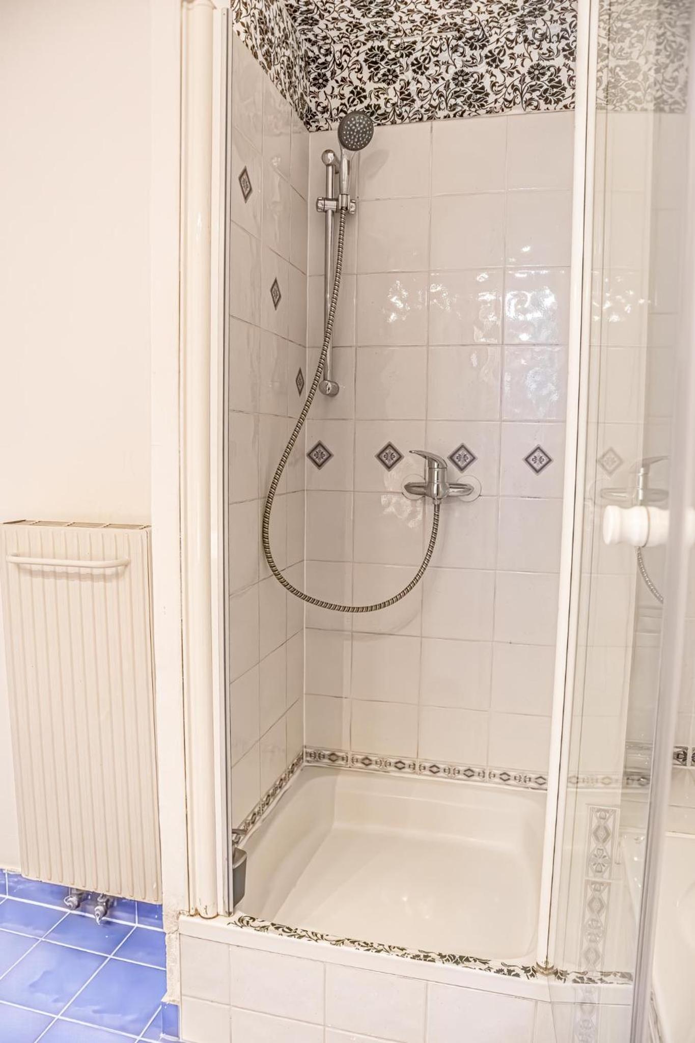 Simple 3BR Apartment Near Wiener Stadthalle