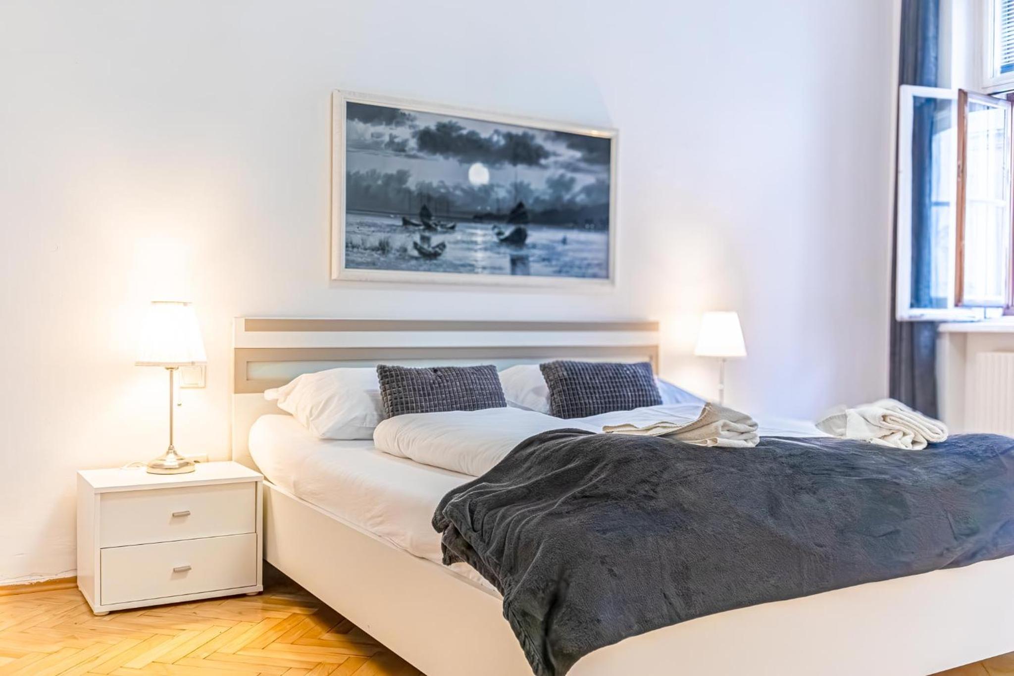 Simple 3BR Apartment Near Wiener Stadthalle