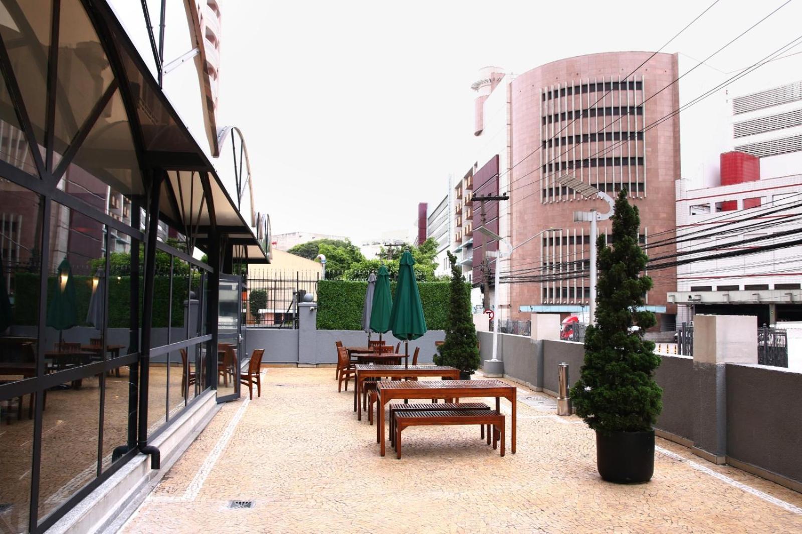 Flats em frente ao Allianz Parque e Shopping - Hotel em Perdizes - com estacionamento