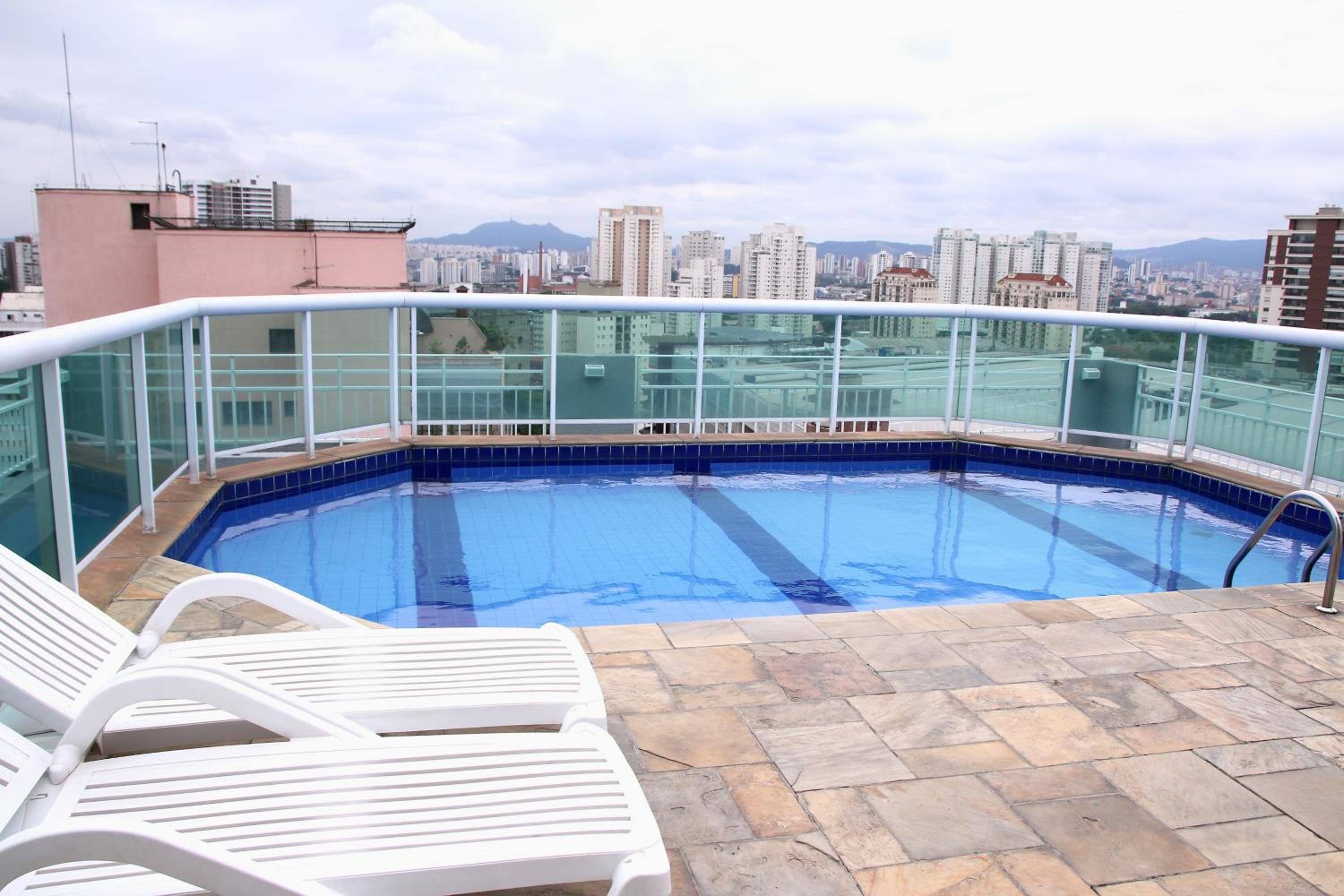 Flats em frente ao Allianz Parque e Shopping - Hotel em Perdizes - com estacionamento