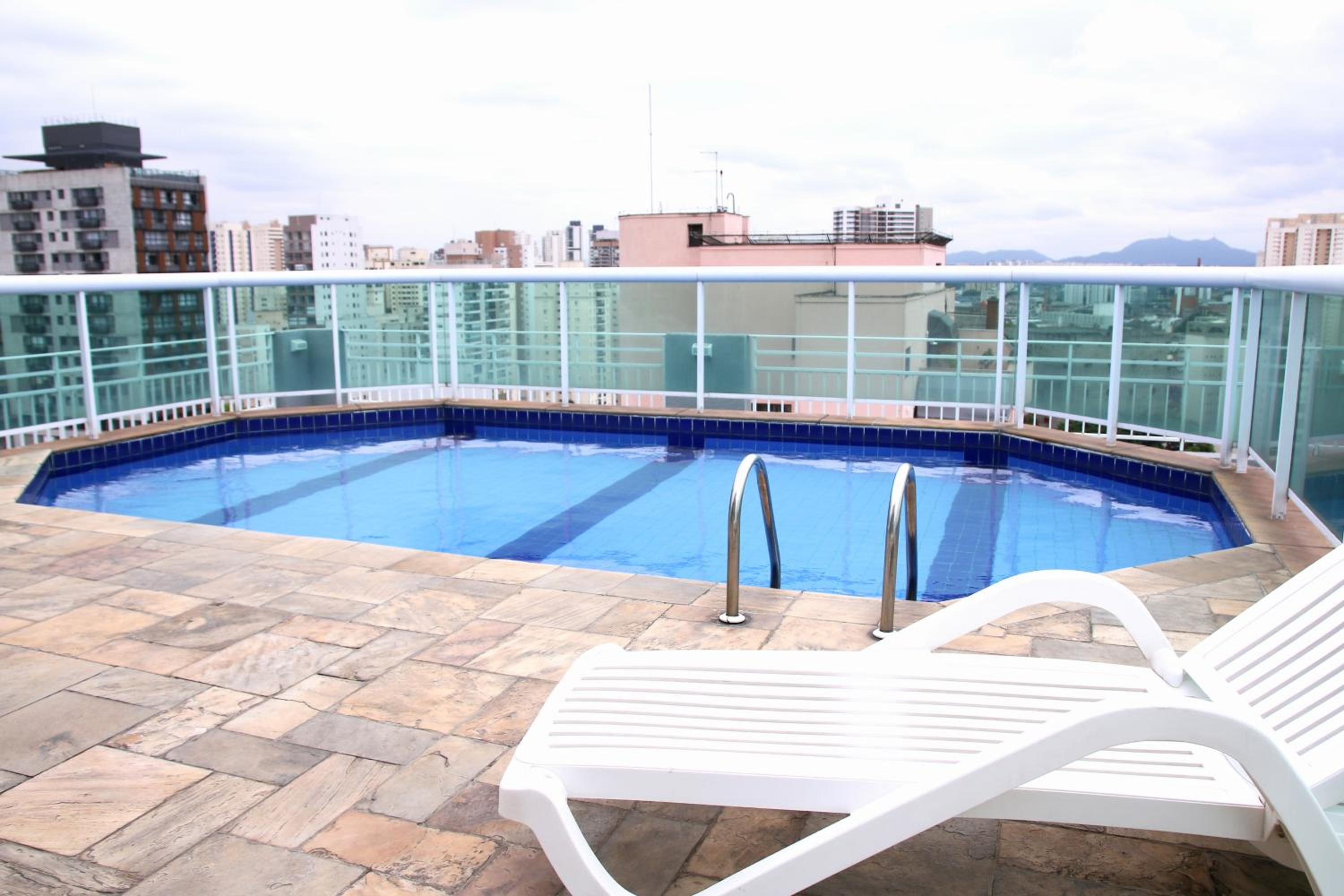 Flats em frente ao Allianz Parque e Shopping - Hotel em Perdizes - com estacionamento