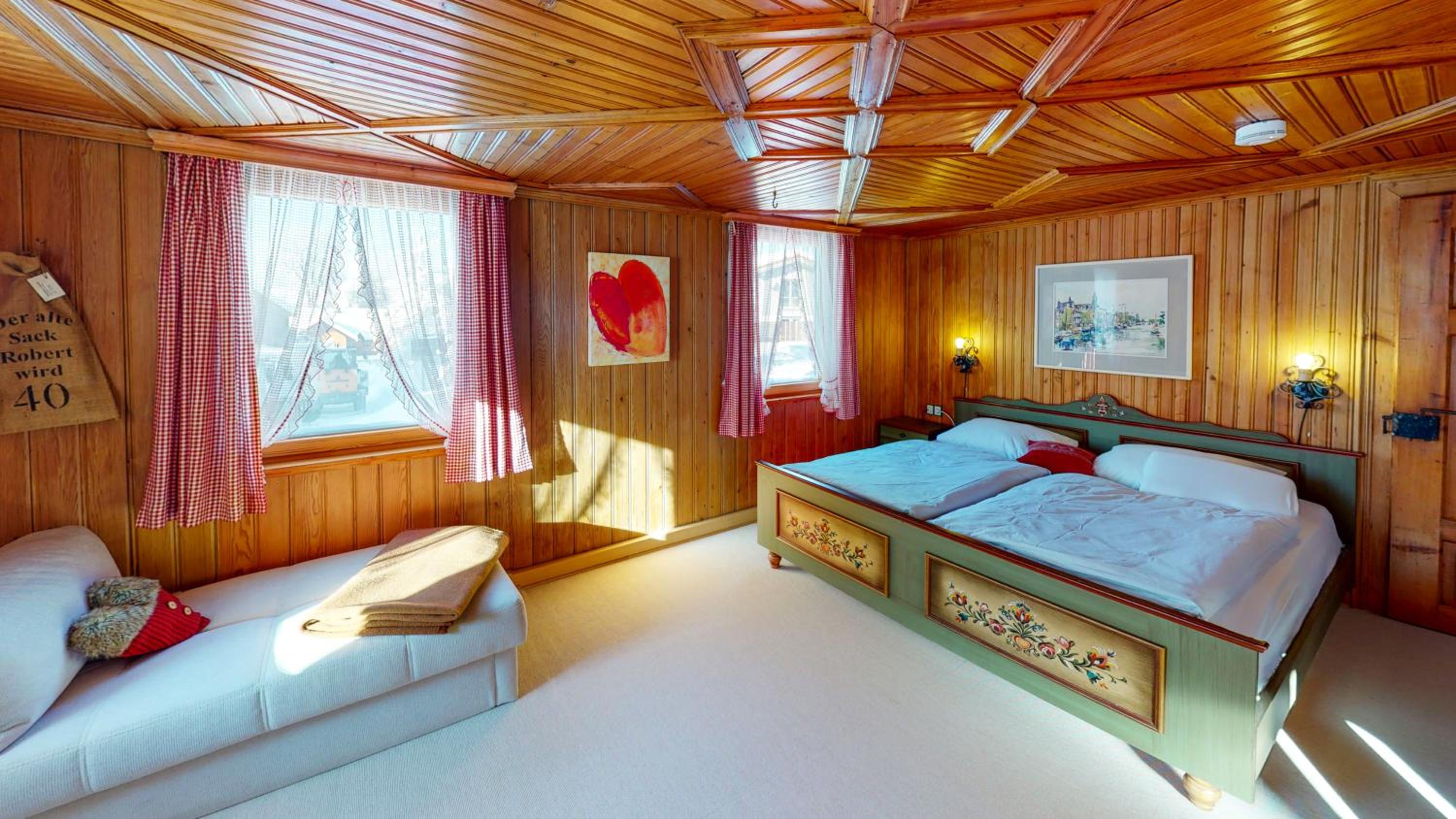 Ferienwohnung Wiesengrün - uriger Hüttenstil