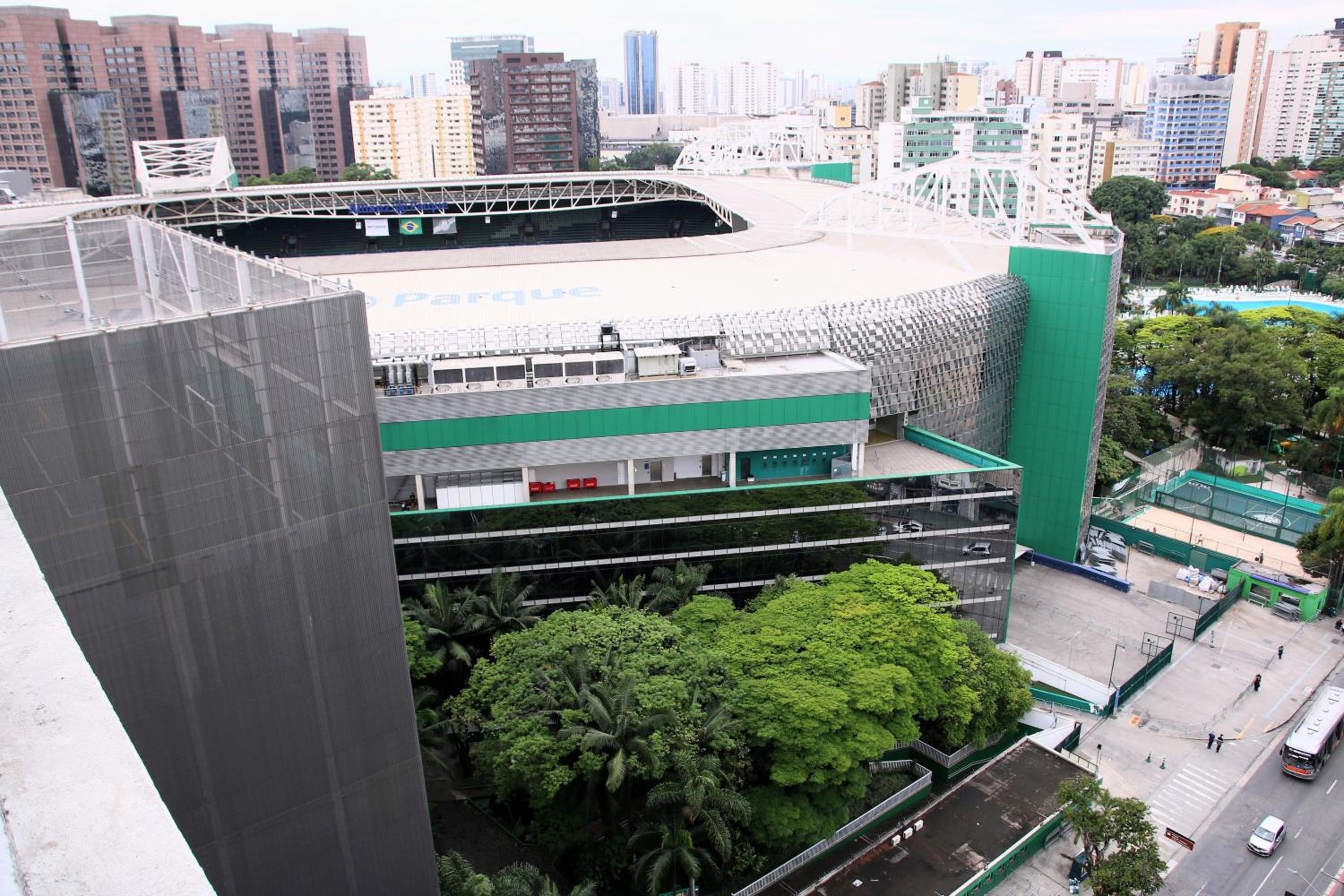 Flats em frente ao Allianz Parque e Shopping - Hotel em Perdizes - com estacionamento