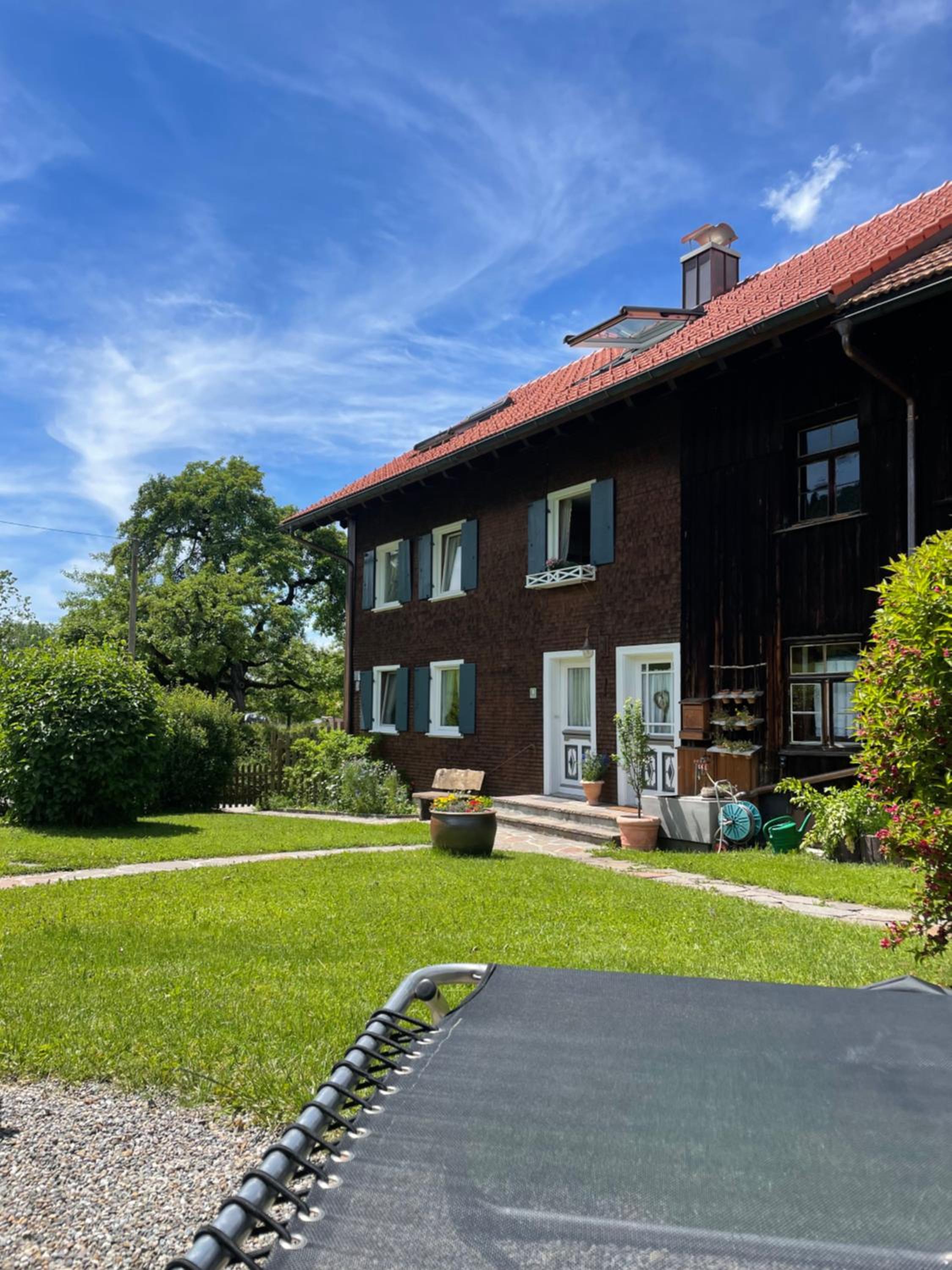 Ferienwohnung Wiesengrün - uriger Hüttenstil