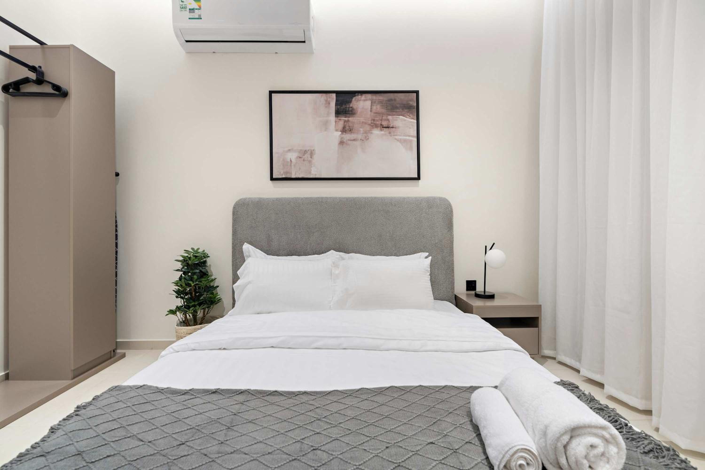 Silkhaus Luxury and Spacious 3BDR in Nova Tower view 4