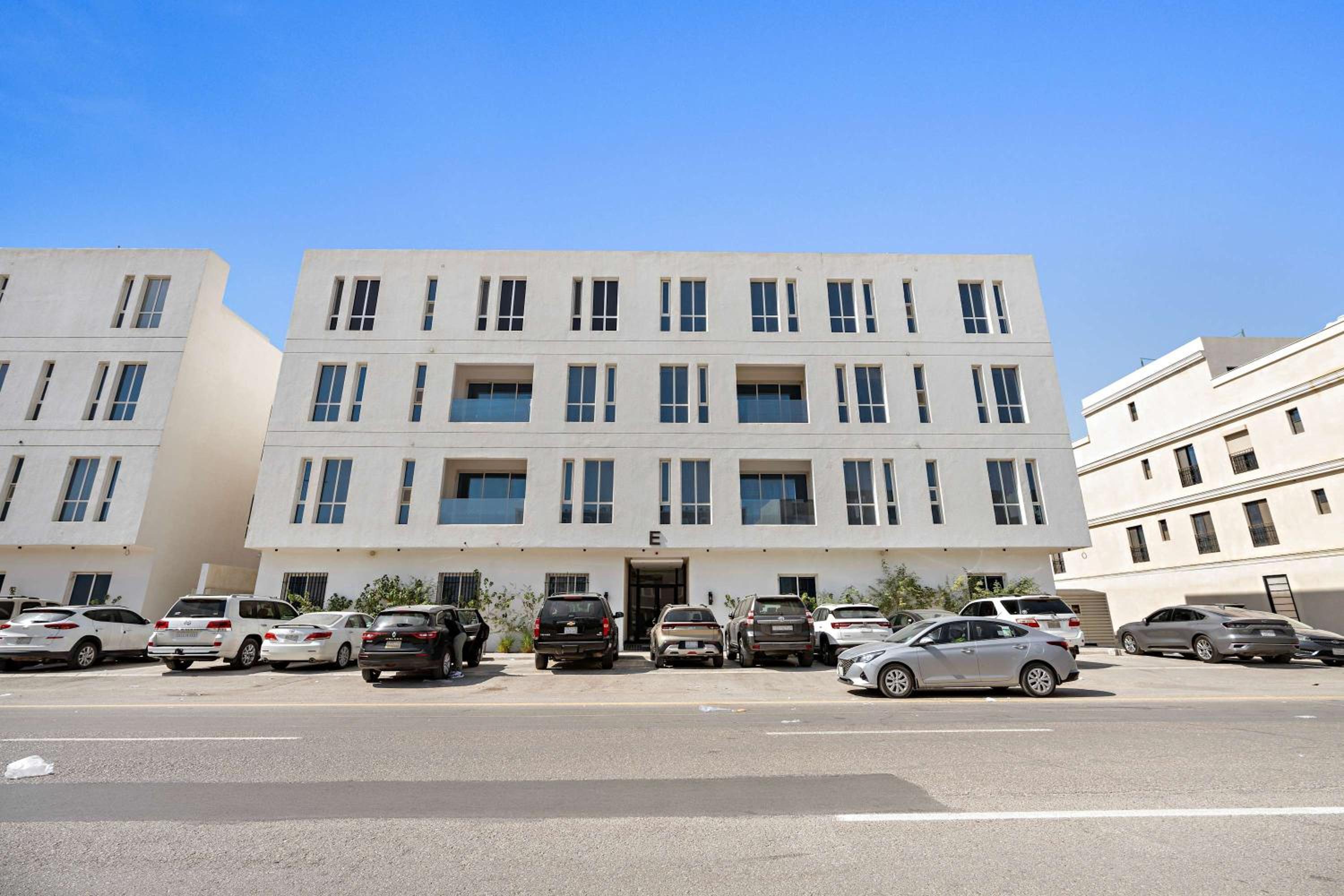 Silkhaus Luxury and Spacious 3BDR in Nova Tower view 5