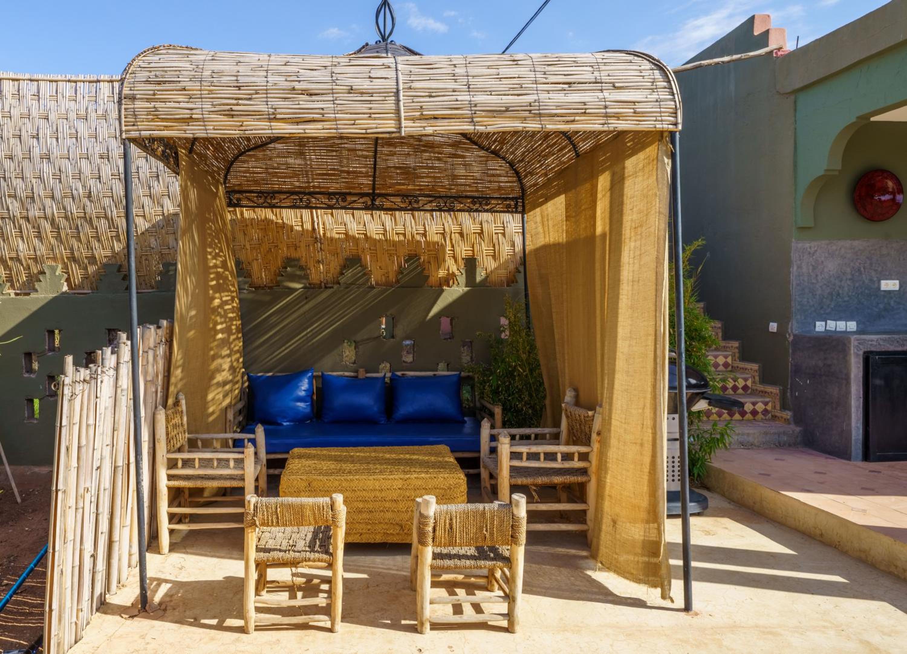 elegant villa 10min from centre private swimming pool