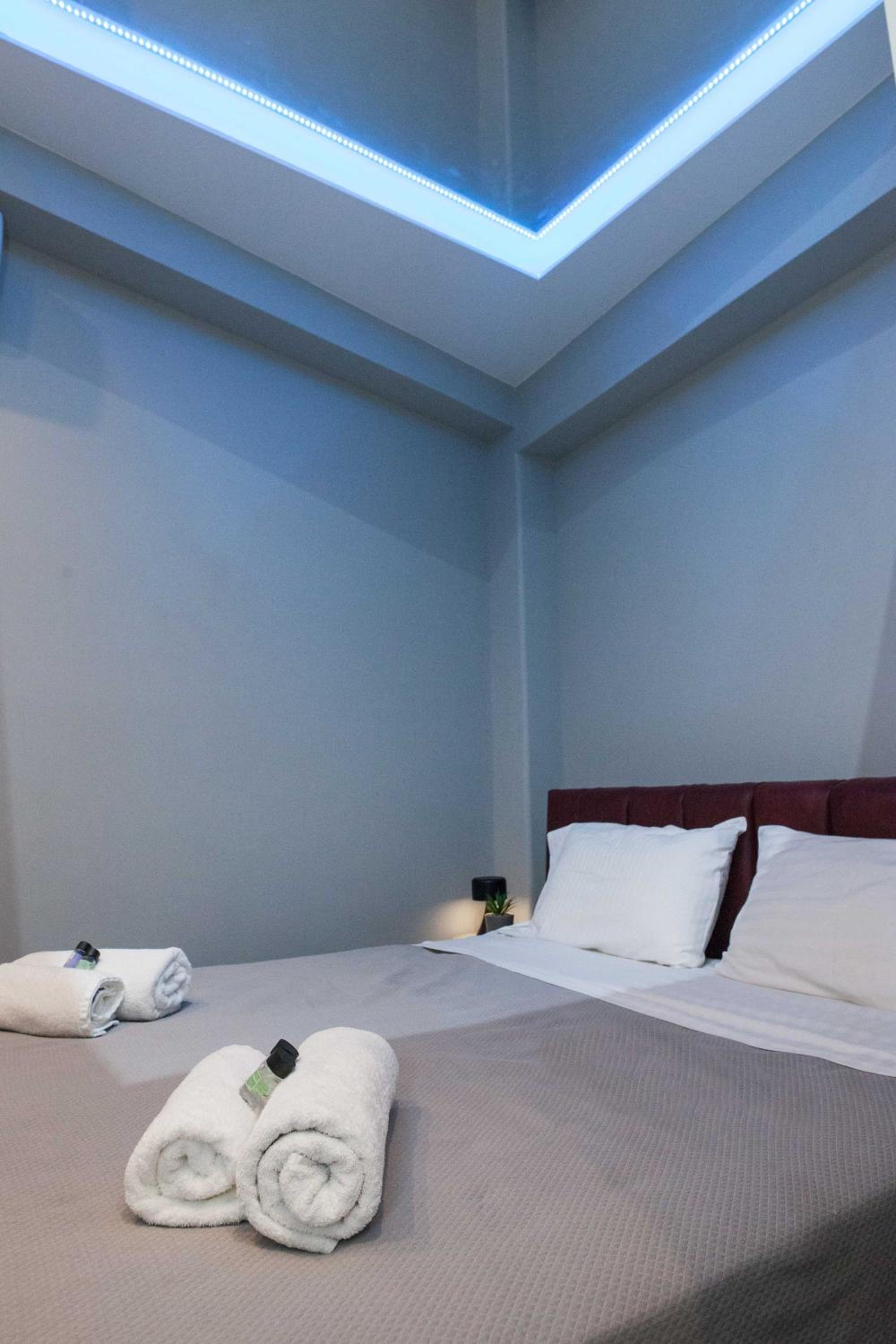 Elegant Rooms Athens
