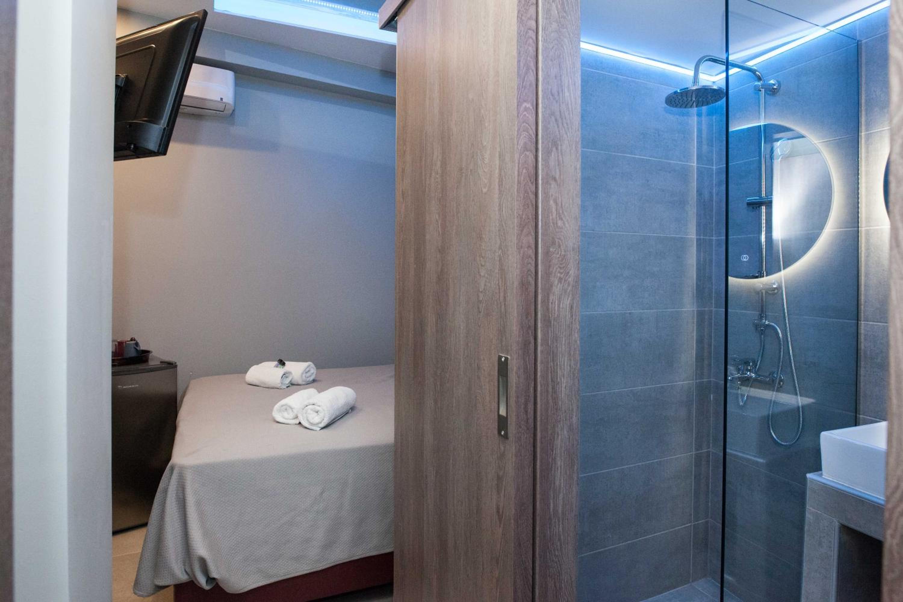 Elegant Rooms Athens