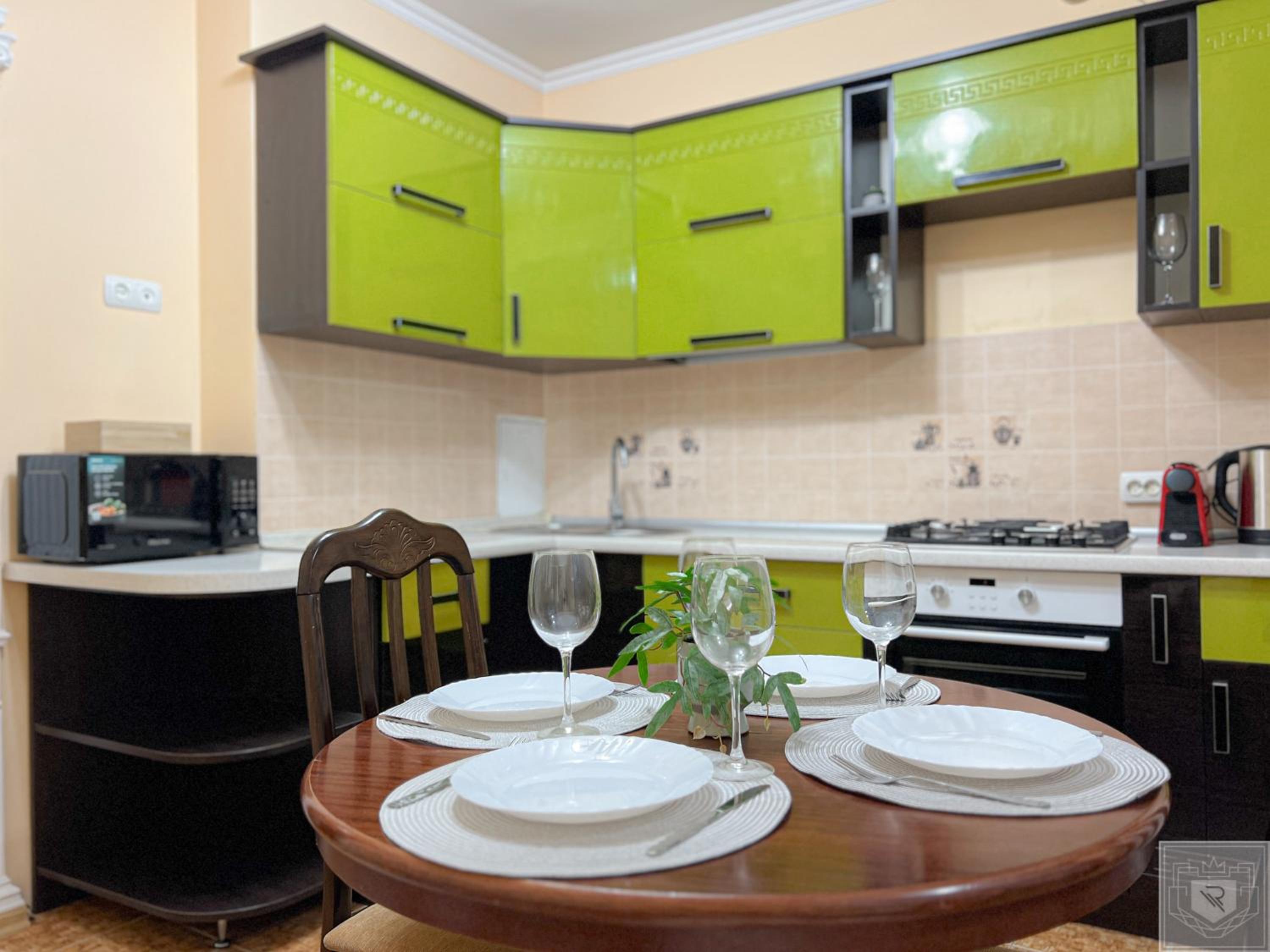 RentHouse Apartments Metropolis