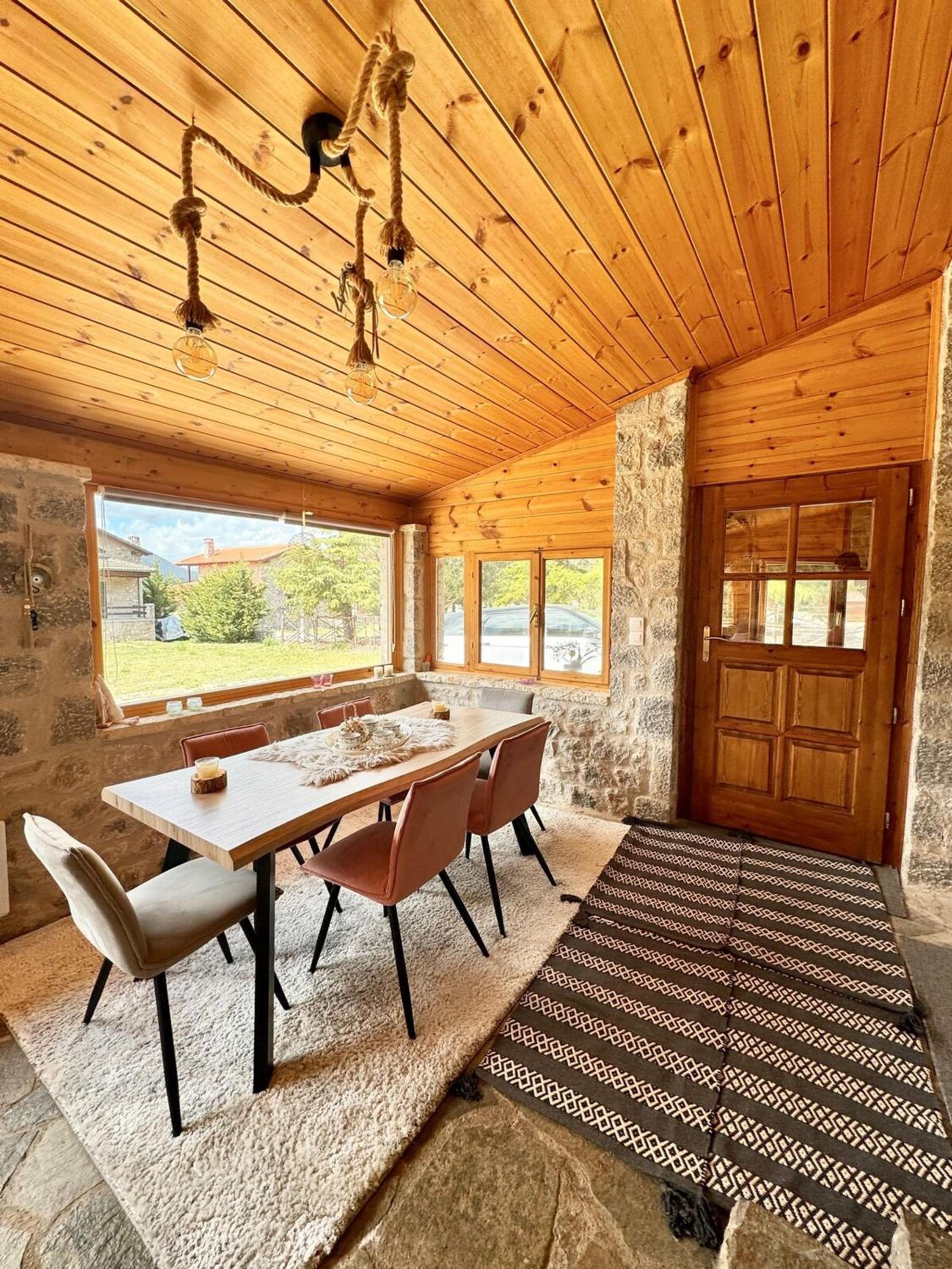 Crown Chalet Arachova view 5