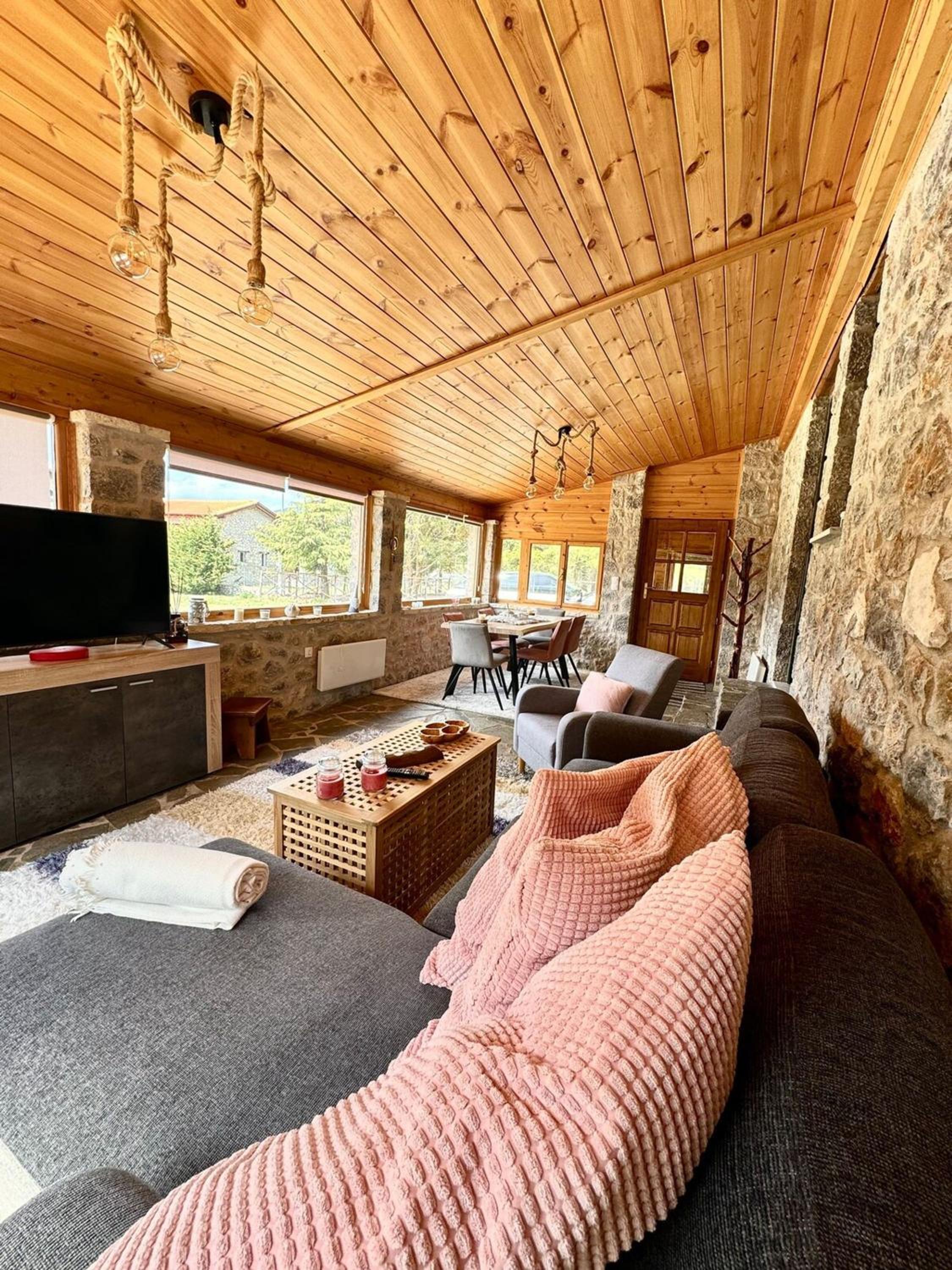 Crown Chalet Arachova view 3