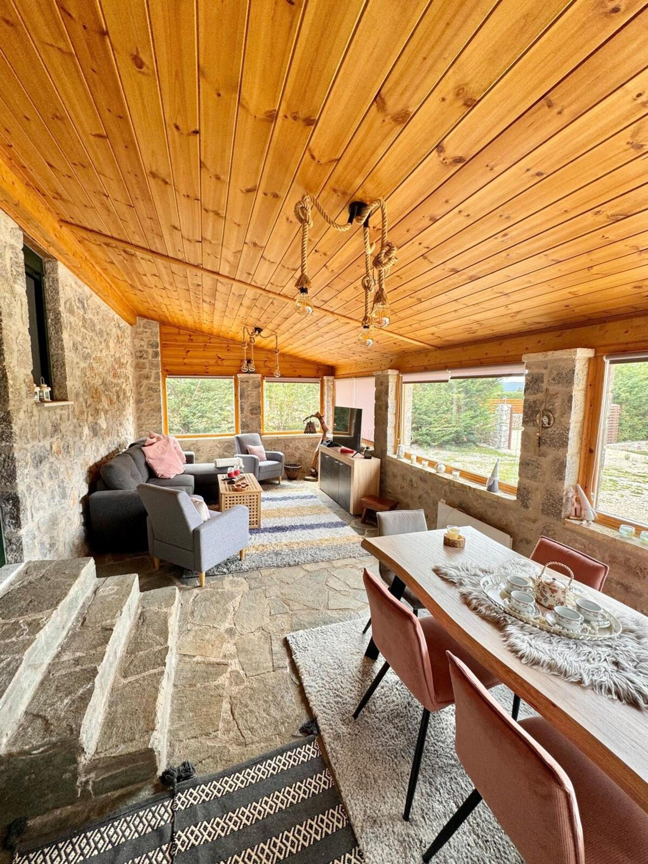 Crown Chalet Arachova view 4