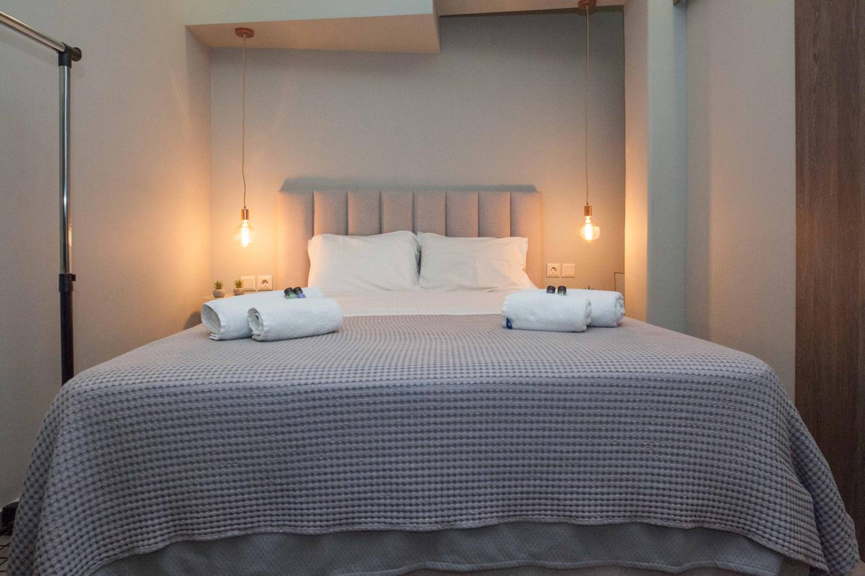 Elegant Rooms Athens