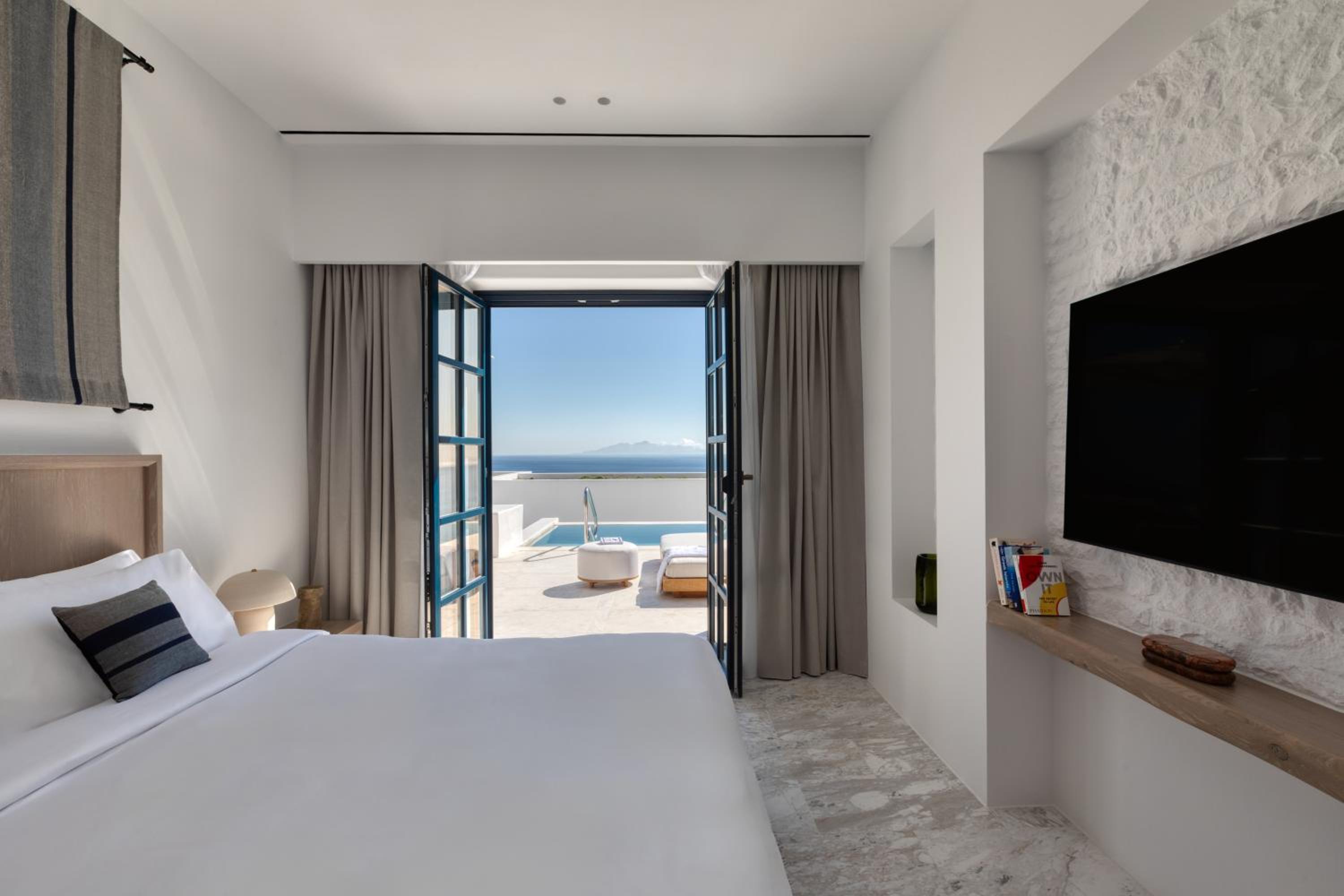 Sandblu Santorini, LXR Hotels & Resorts