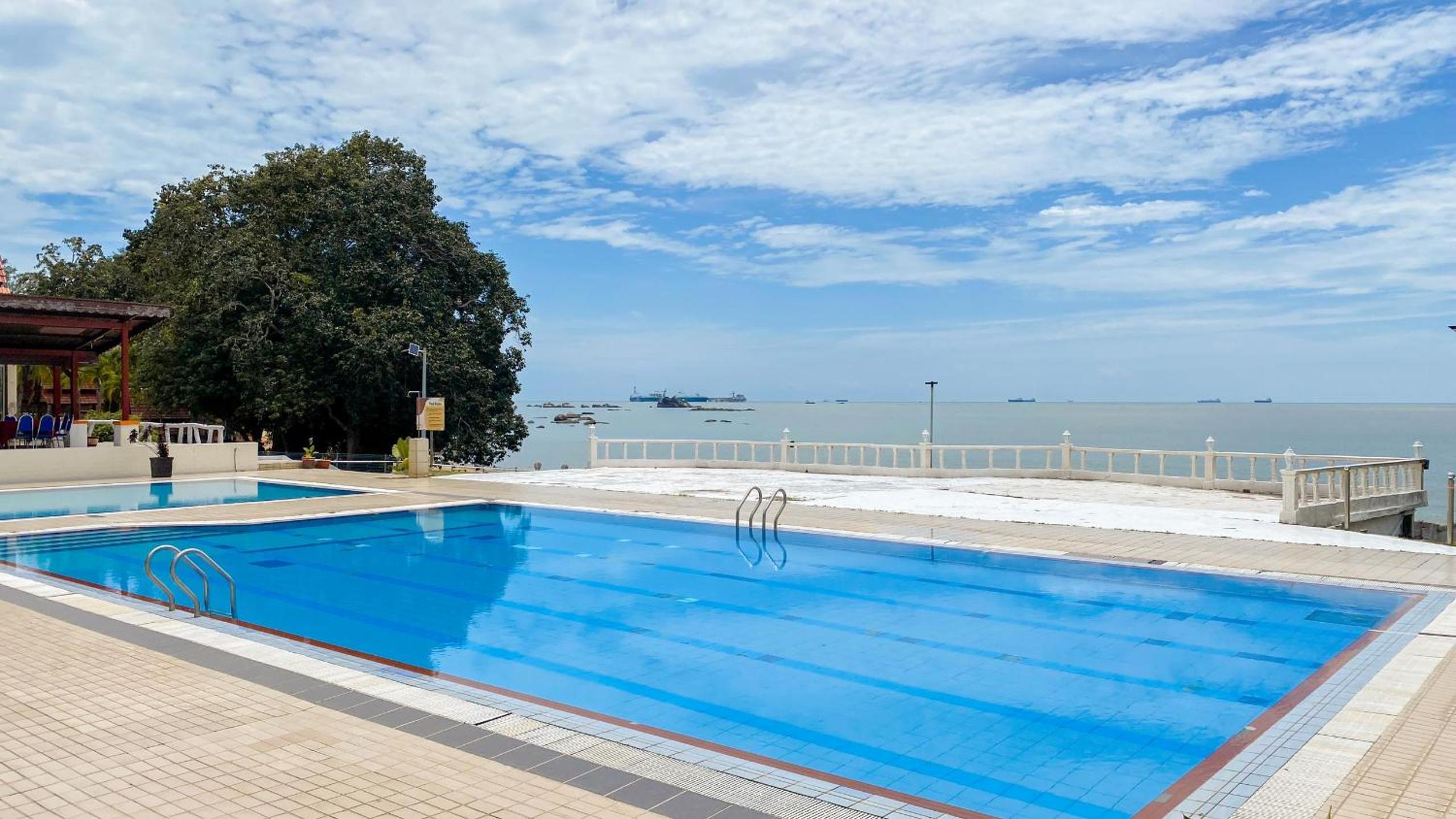 Lovita Tanjung Bidara Beach Resort