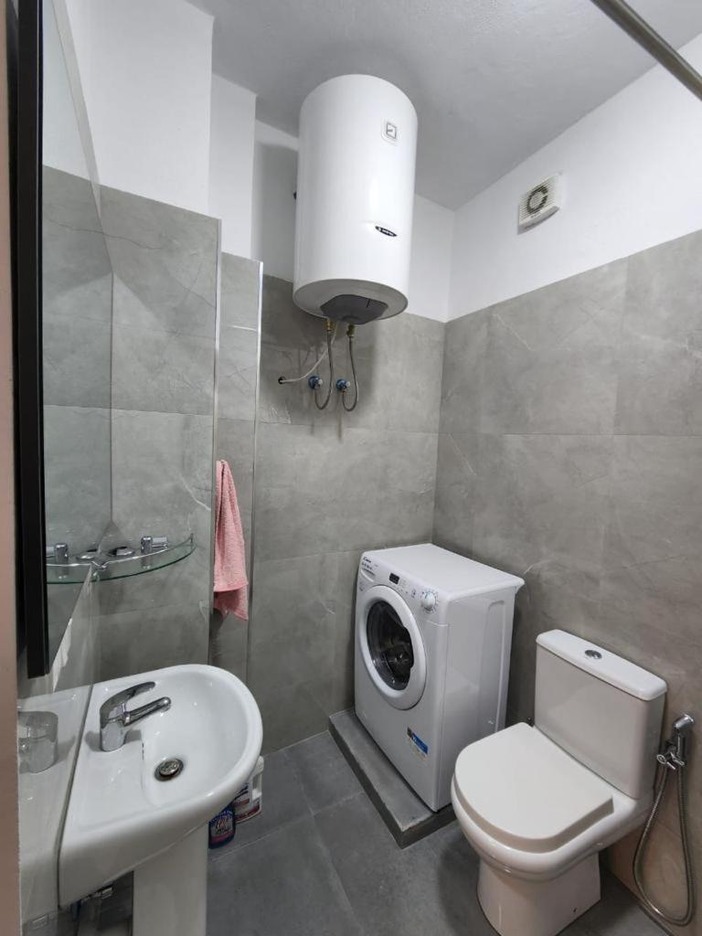 Shkëmbi i kavajës Ferienwohnung