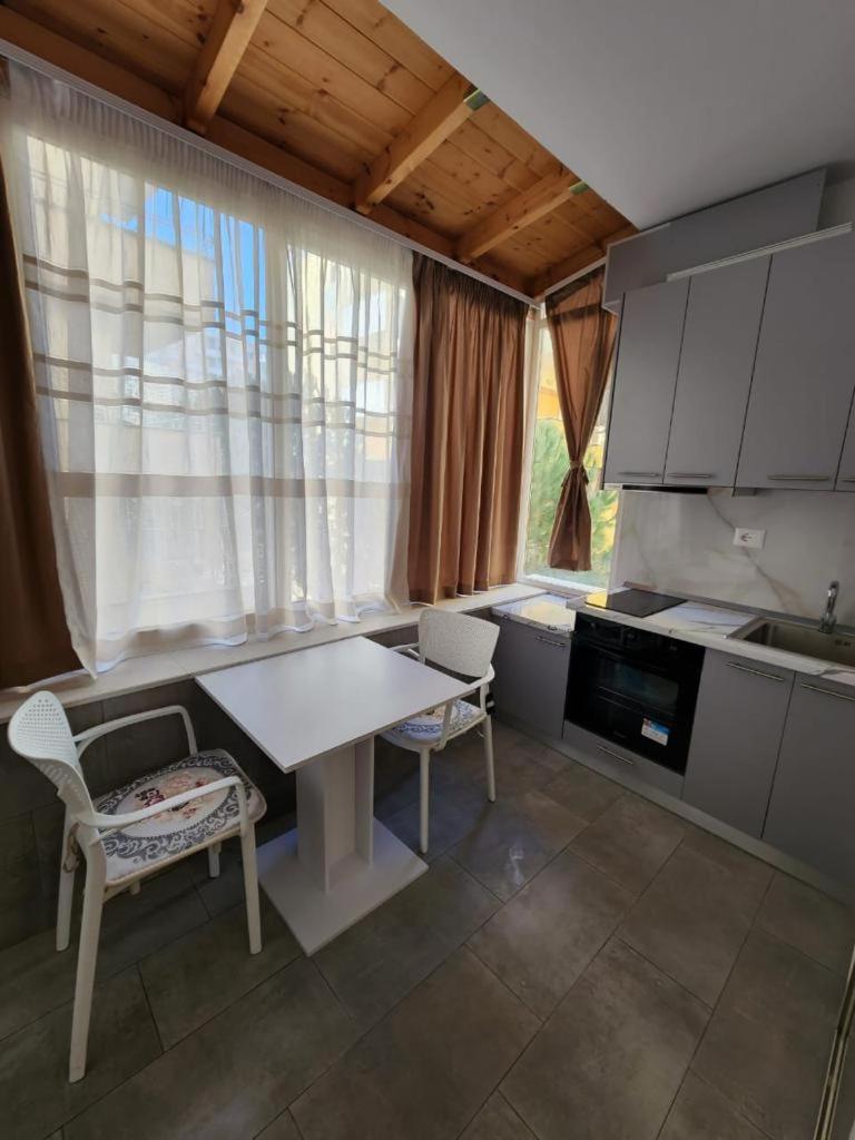 Shkëmbi i kavajës Ferienwohnung