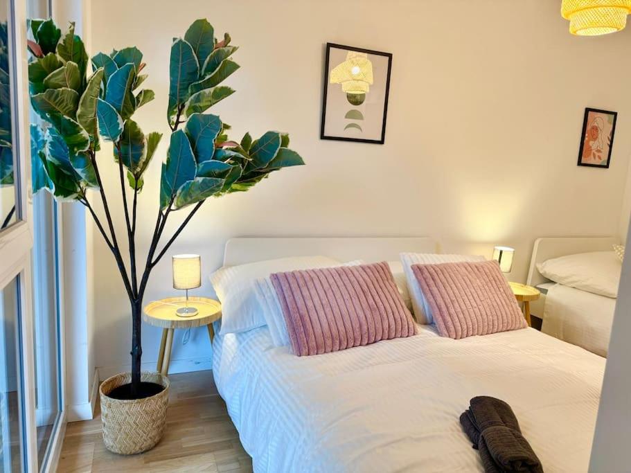 Moderne Wohnung mit Terrasse Nähe SCS