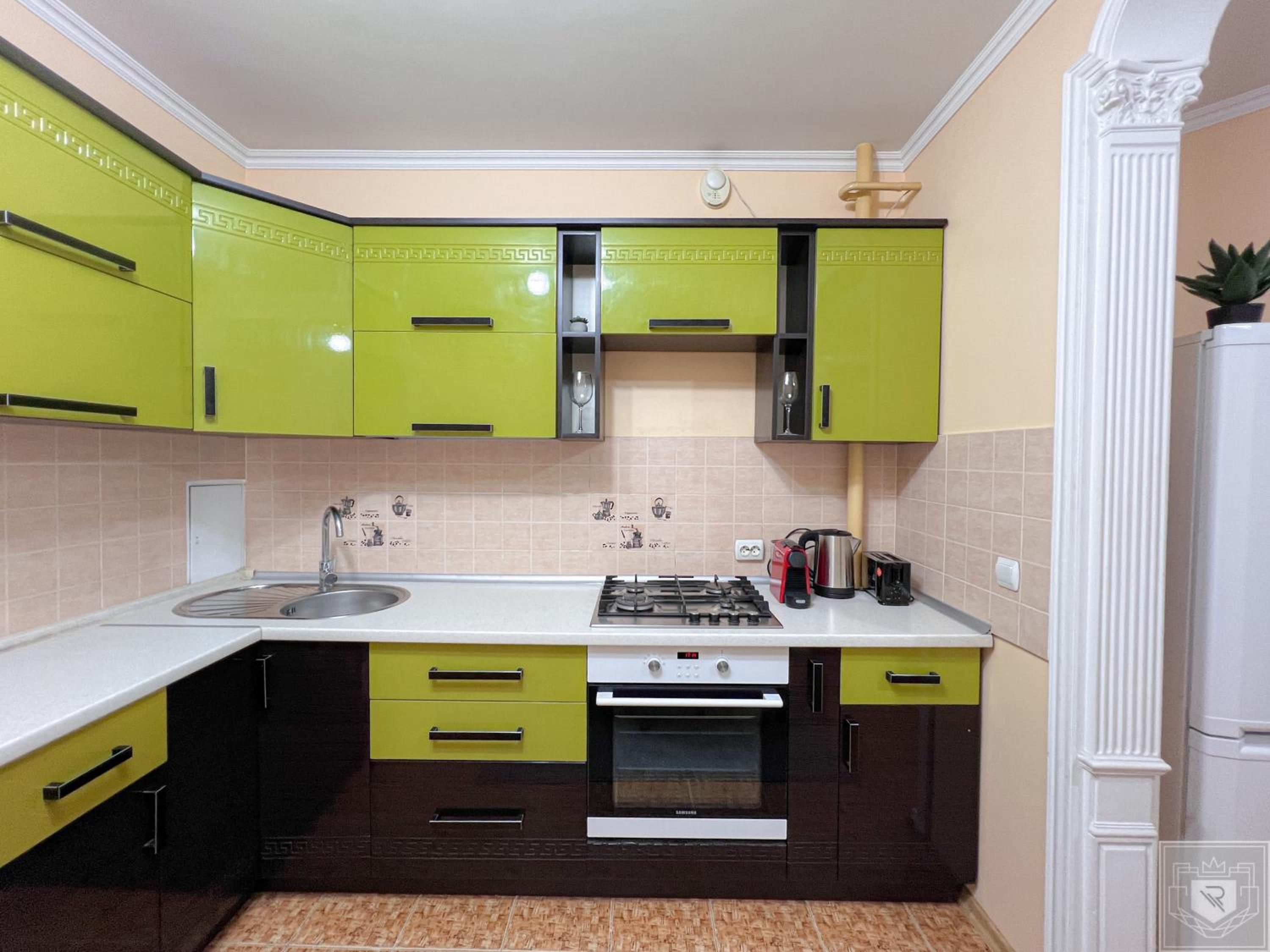 RentHouse Apartments Metropolis
