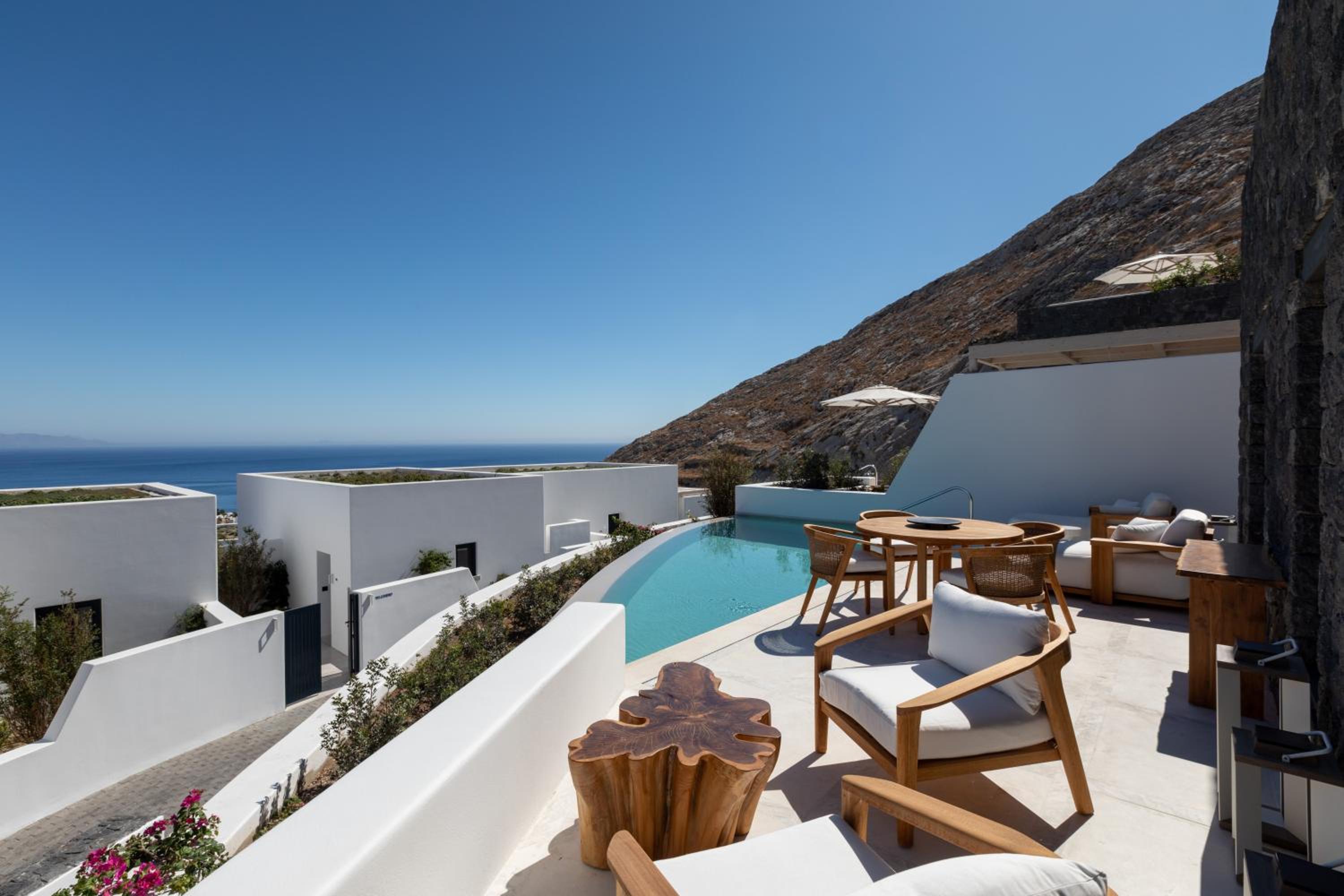 Sandblu Santorini, LXR Hotels & Resorts