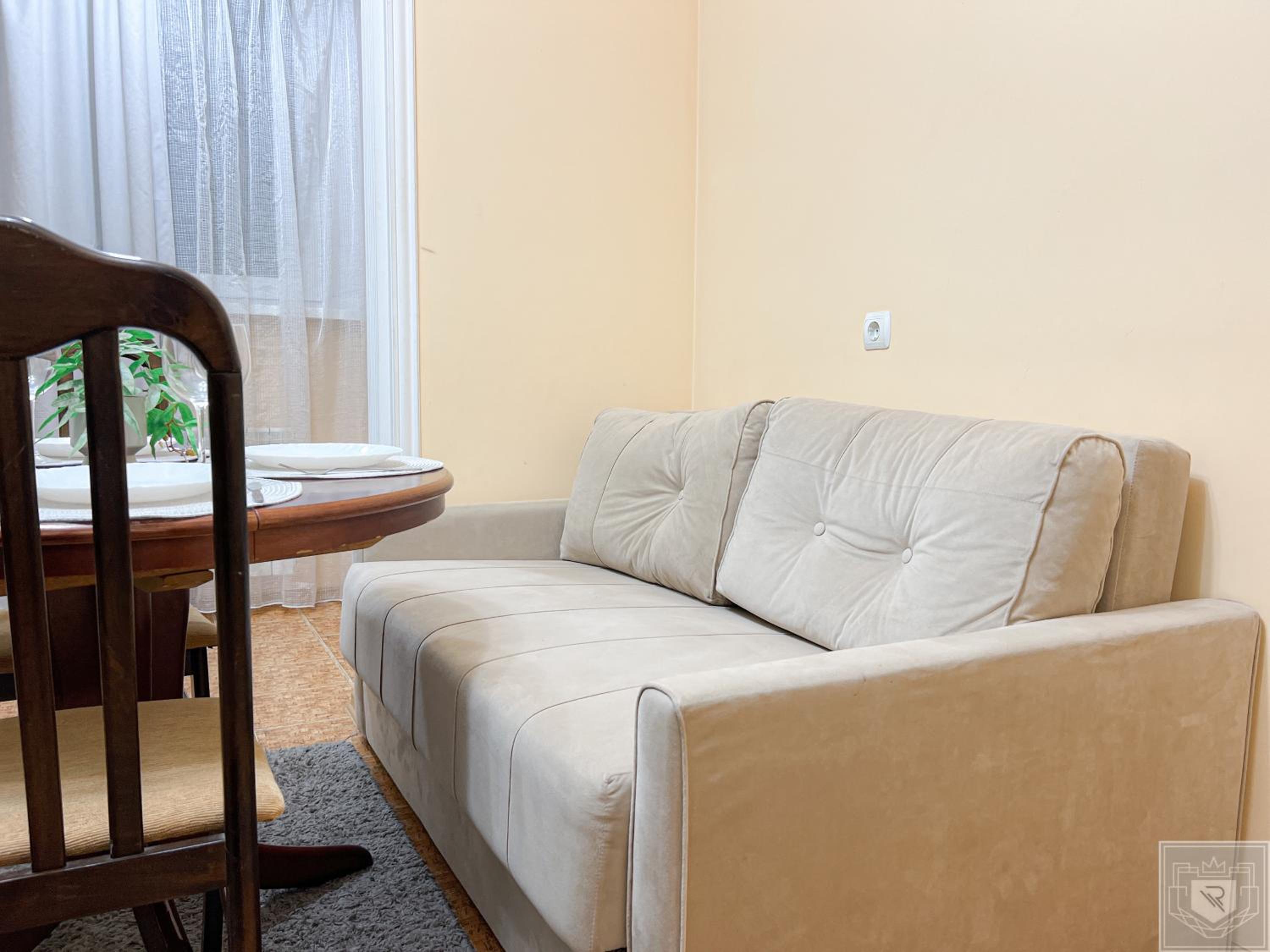 RentHouse Apartments Metropolis