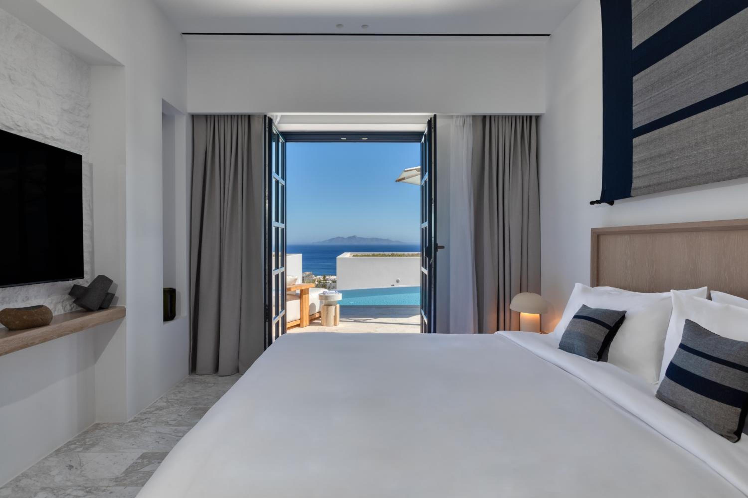 Sandblu Santorini, LXR Hotels & Resorts