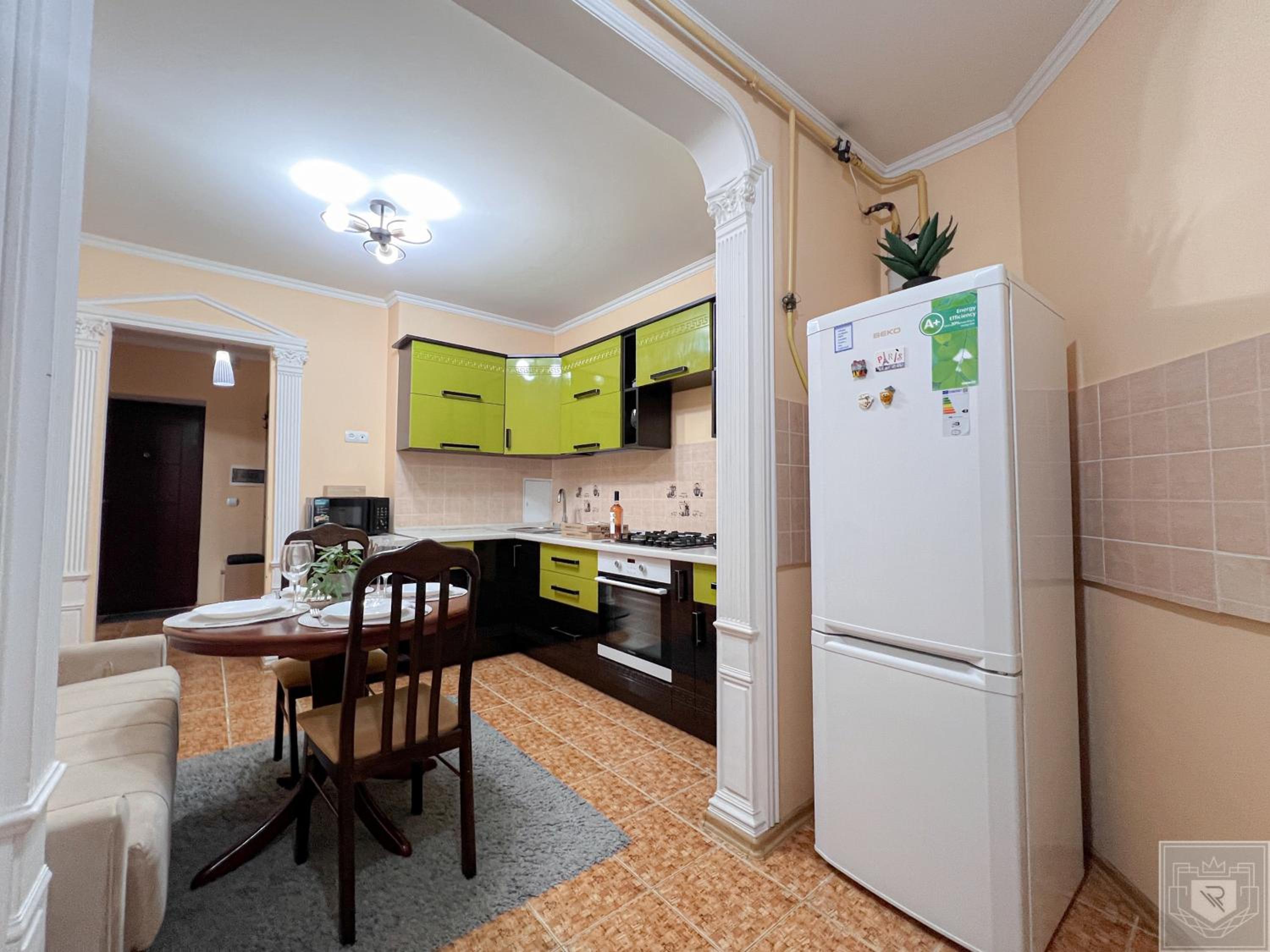 RentHouse Apartments Metropolis