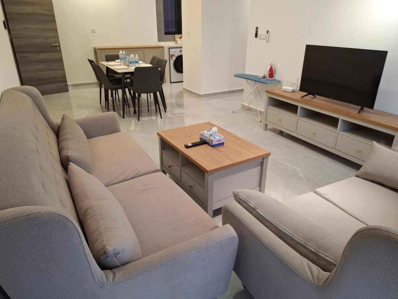 Agile Lux Suites KL