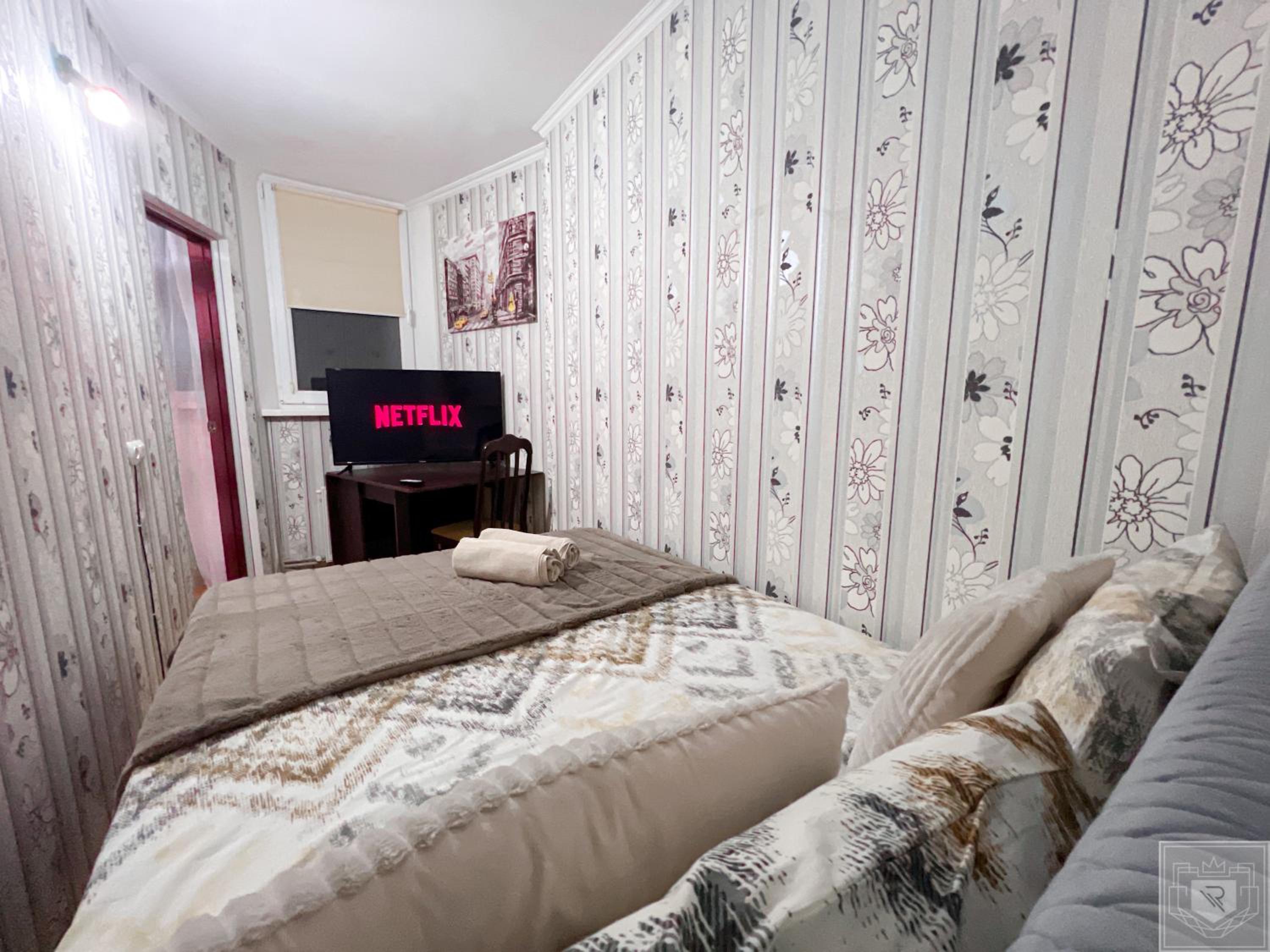 RentHouse Apartments Metropolis