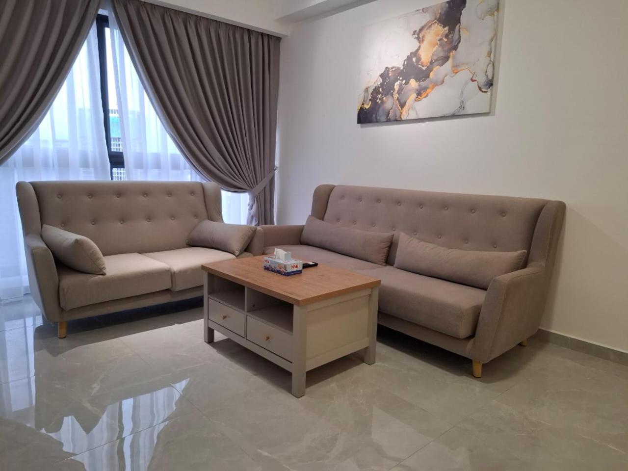 Agile Lux Suites KL