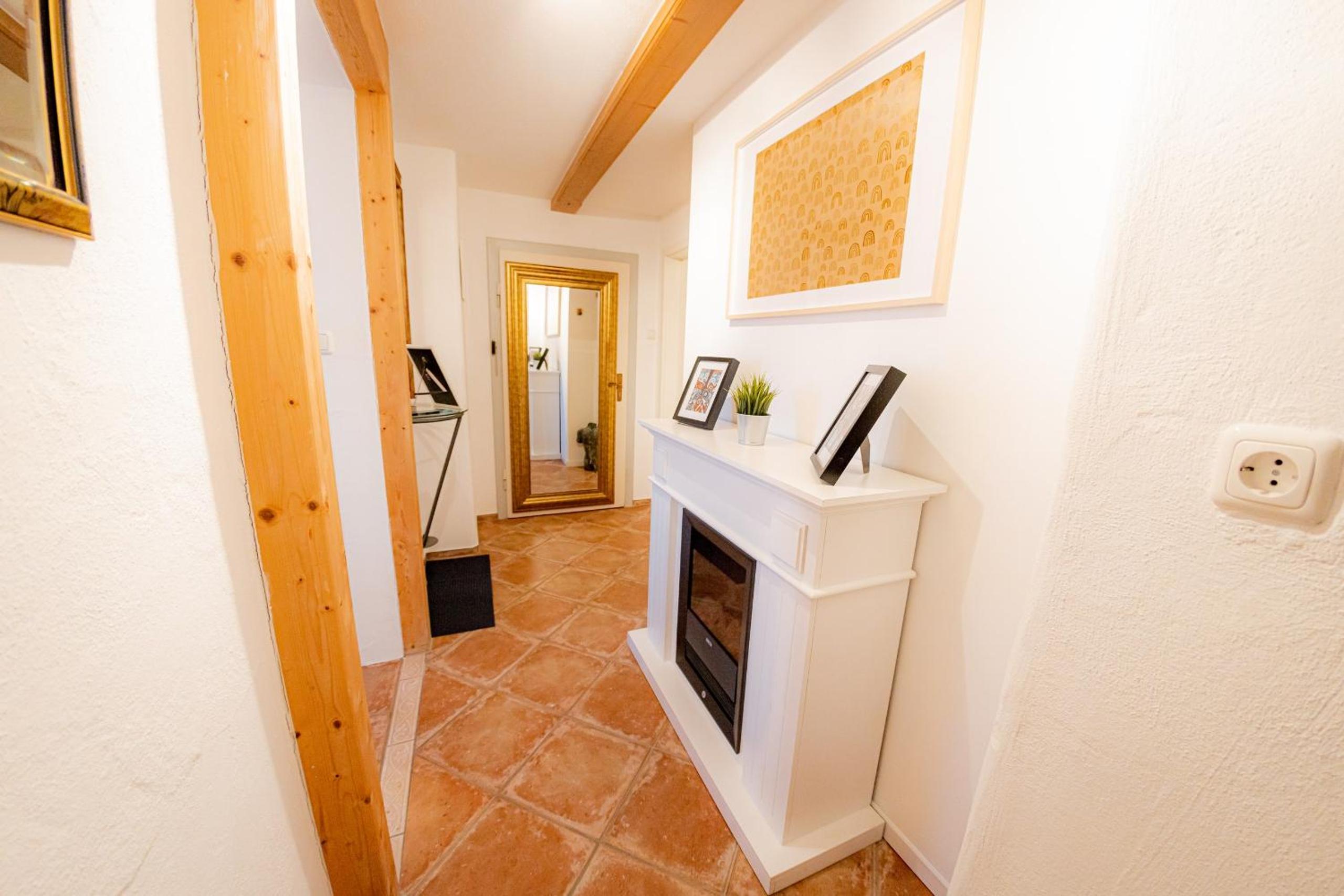 Yello Homes - Gemütliche und luxuriöse Wohnung - mit Sauna, Garten, und Heimkino für 6 Personen