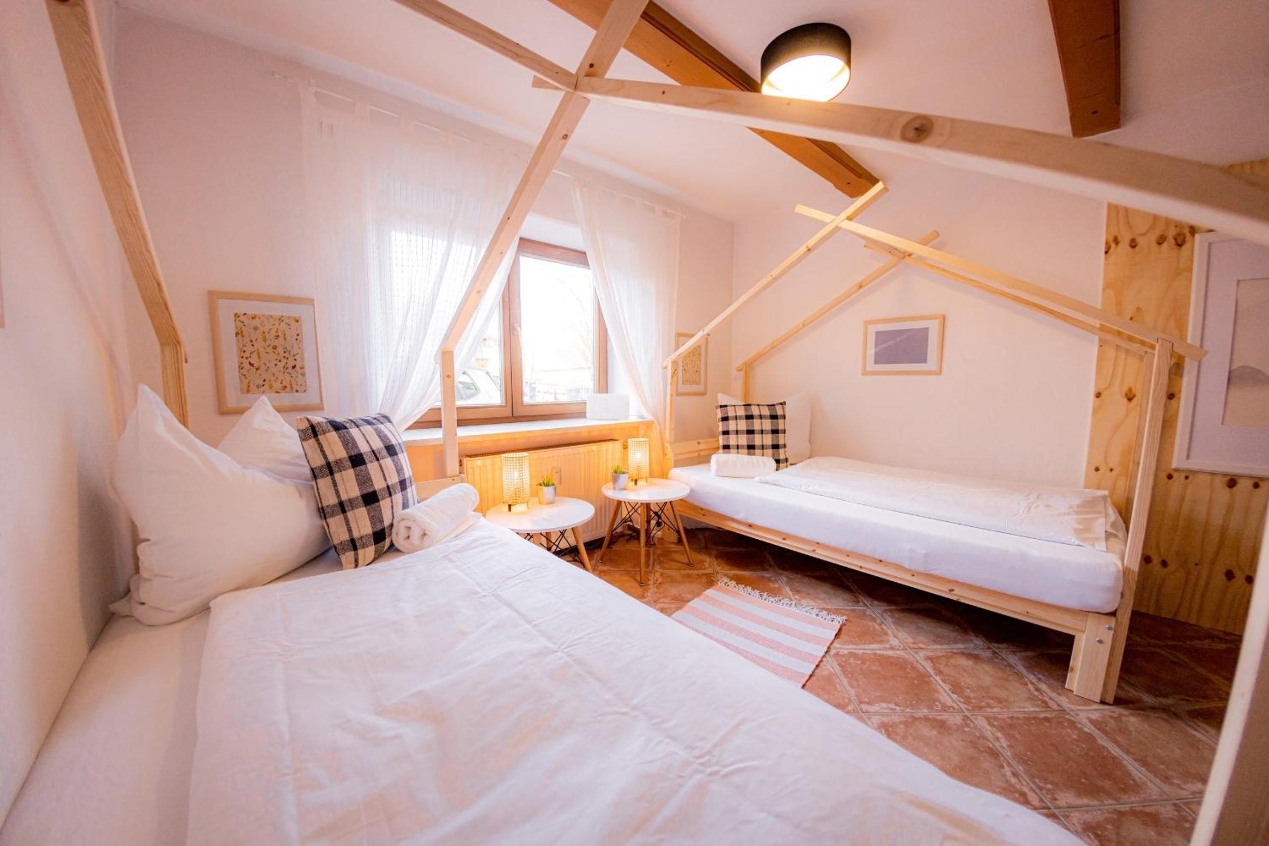 Yello Homes - Gemütliche und luxuriöse Wohnung - mit Sauna, Garten, und Heimkino für 6 Personen