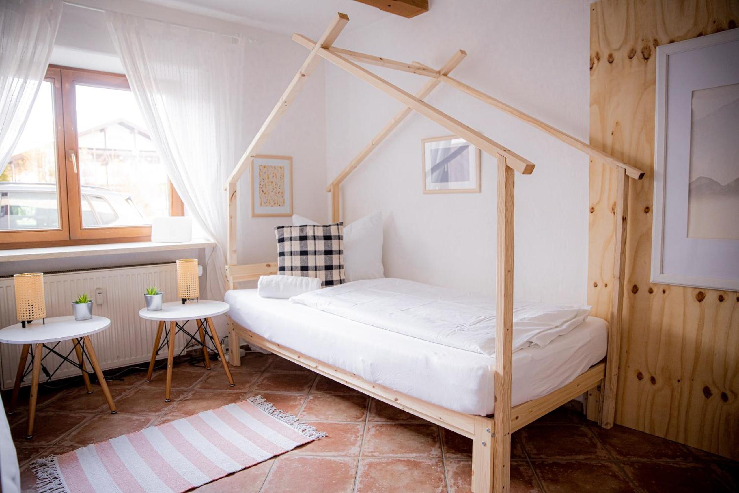 Yello Homes - Gemütliche und luxuriöse Wohnung - mit Sauna, Garten, und Heimkino für 6 Personen