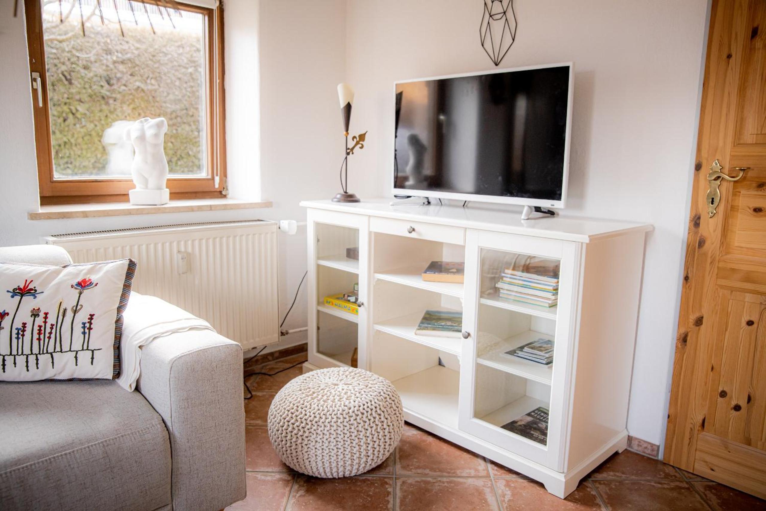 Yello Homes - Gemütliche und luxuriöse Wohnung - mit Sauna, Garten, und Heimkino für 6 Personen