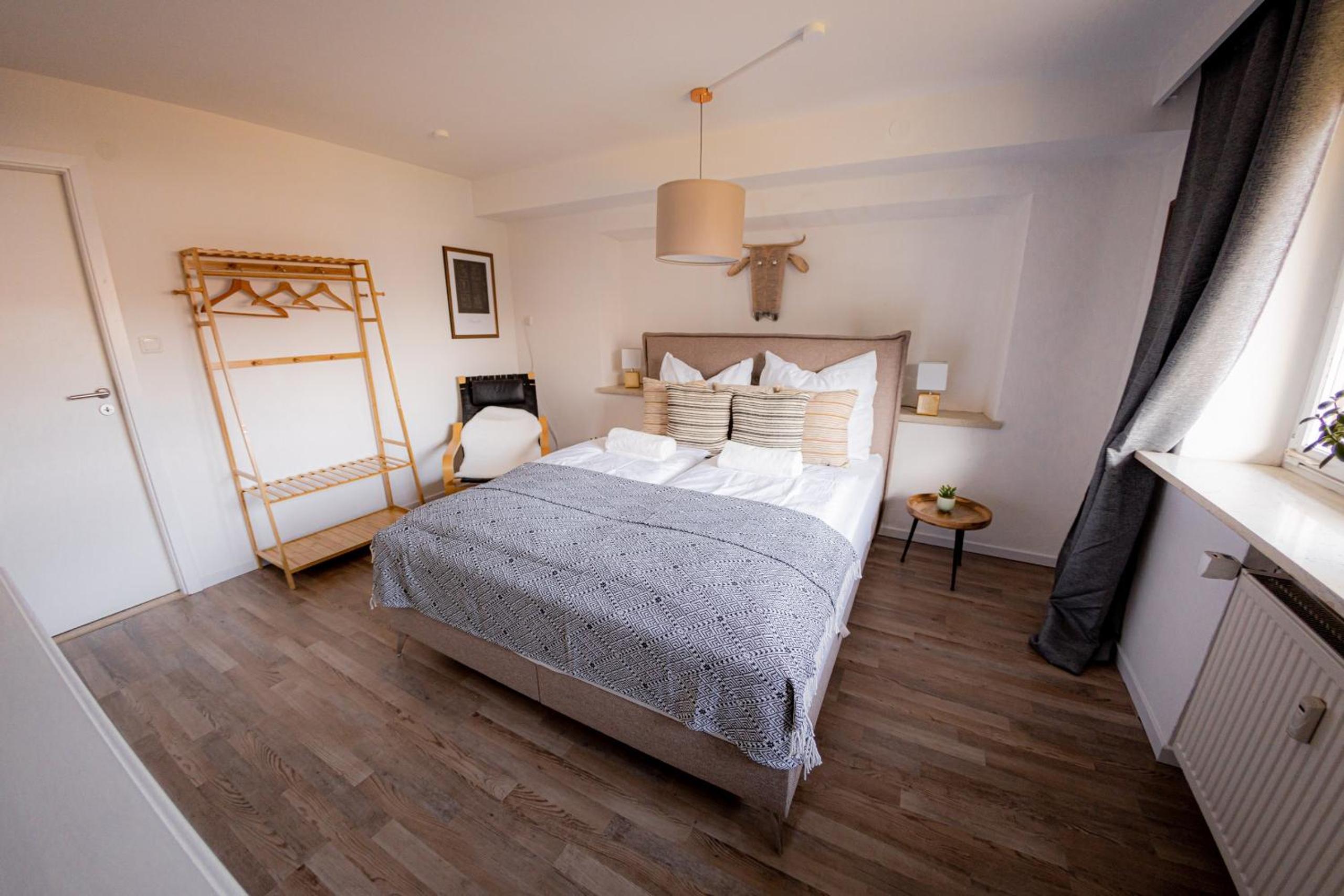 Yello Homes - Gemütliche und luxuriöse Wohnung - mit Sauna, Garten, und Heimkino für 6 Personen